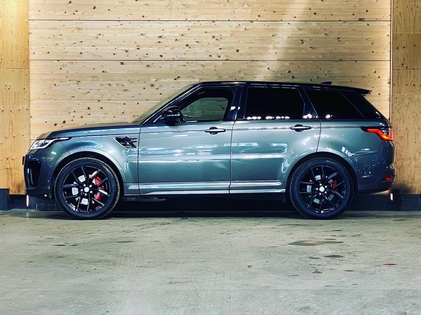 Land Rover Range Rover Sport SVR