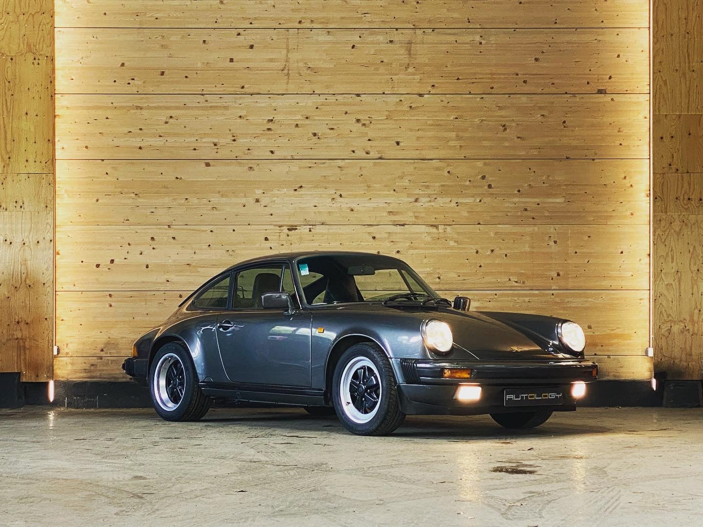 Porsche 911 Carrera 3.2