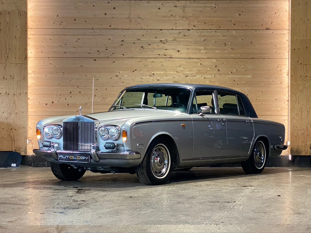 Rolls Royce Silver Shadow LWB (with division)