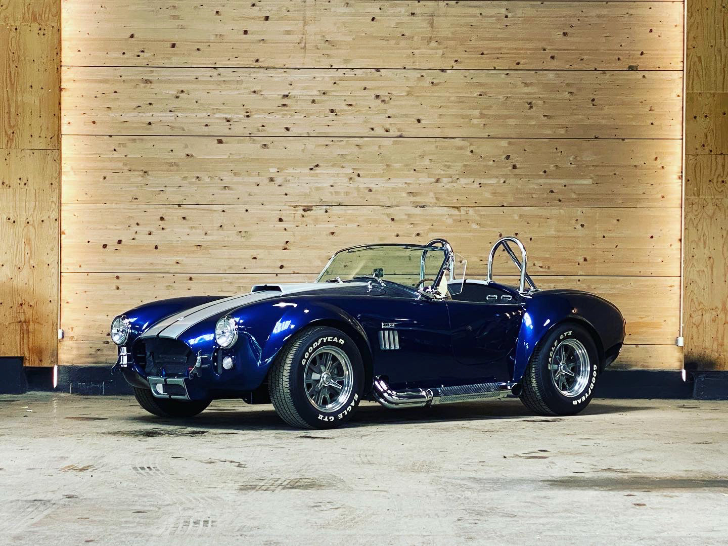 AC Cobra 427 Replica Pigeon Performance