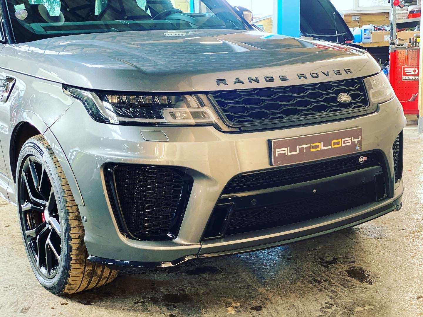 Land Rover Range Rover Sport SVR