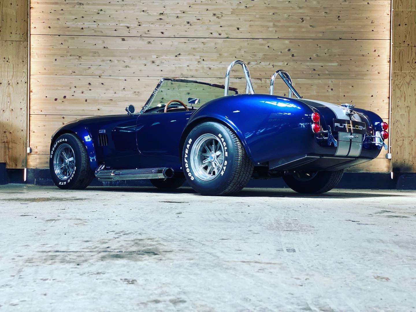 AC Cobra 427 Replica Pigeon Performance