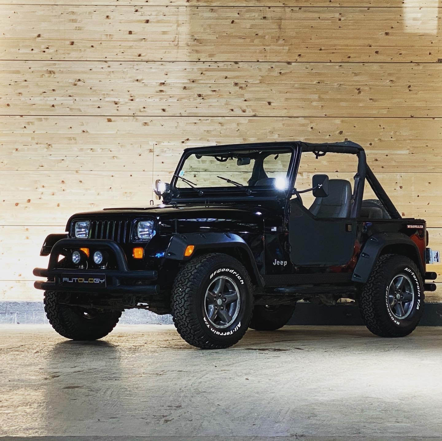 Jeep Wrangler YJ 2.5