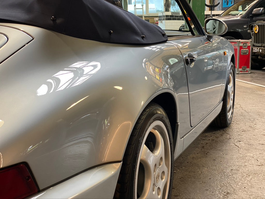 Porsche 964 Carrera 2 Cabriolet