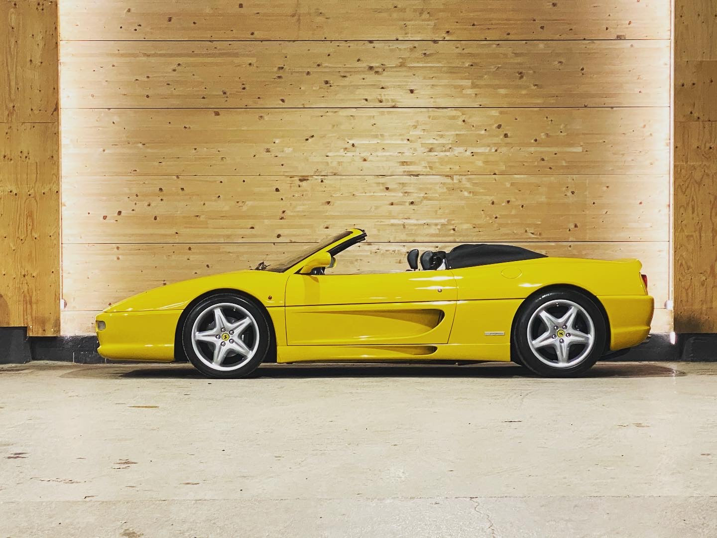 Ferrari F355 Spider BVM6