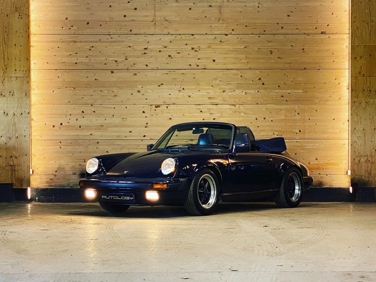 Porsche 911 Carrera 3.2 Cabriolet