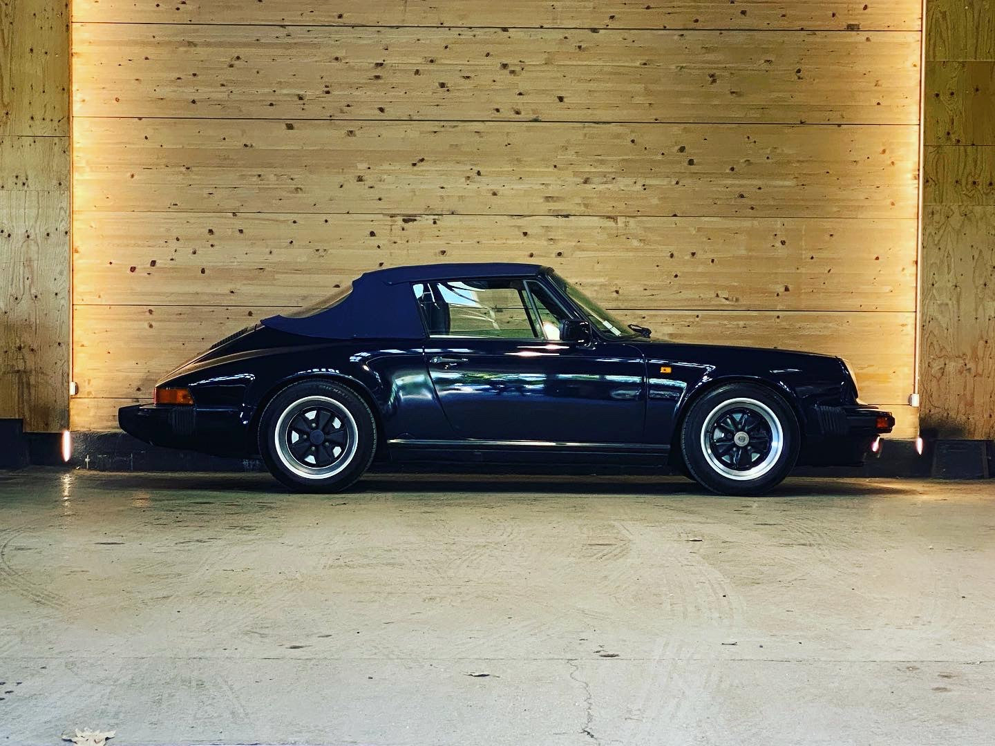 Porsche 911 Carrera 3.2 Cabriolet