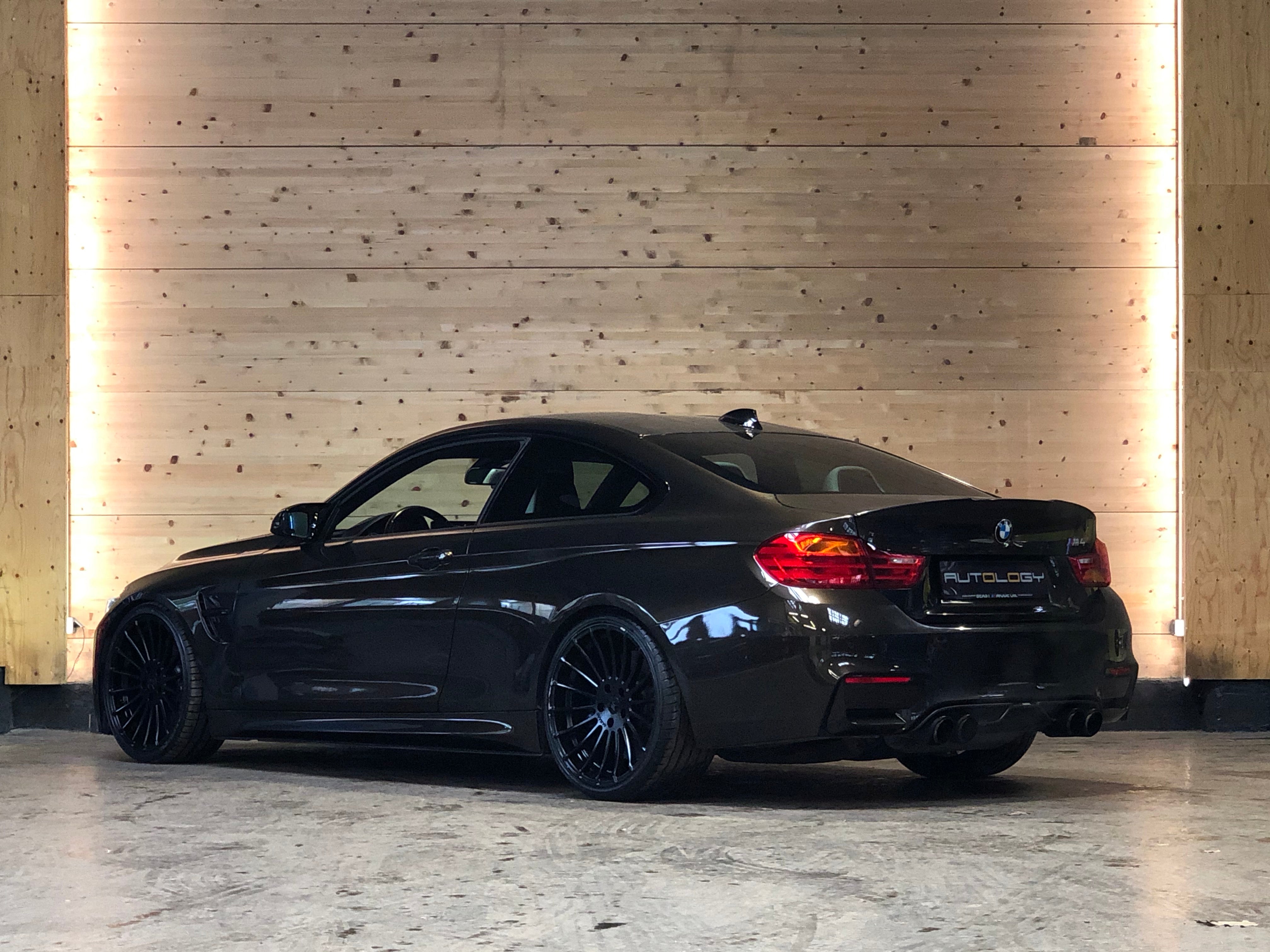 BMW M4 Coupe DKG7