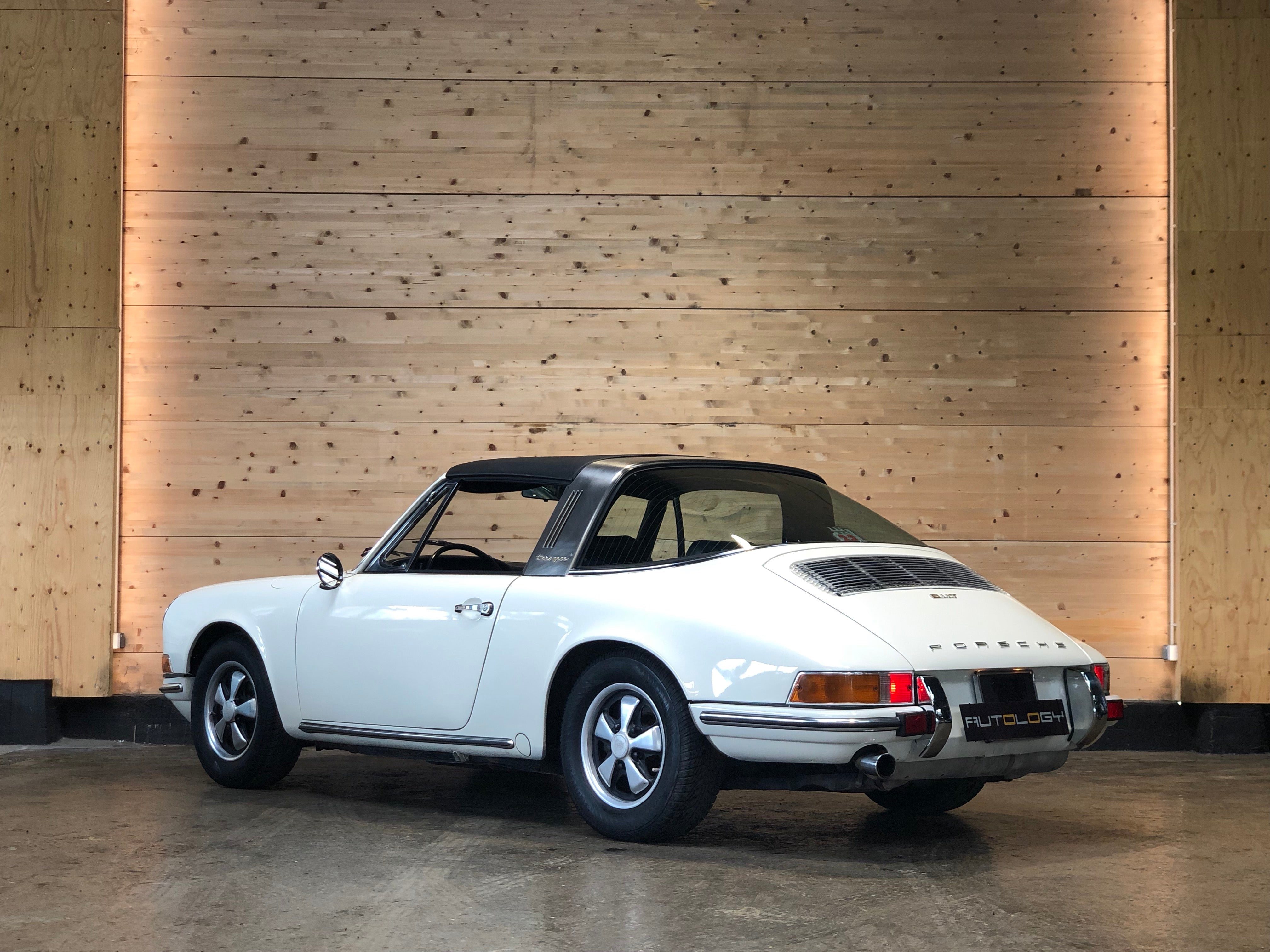 Porsche 911 2.2T Targa