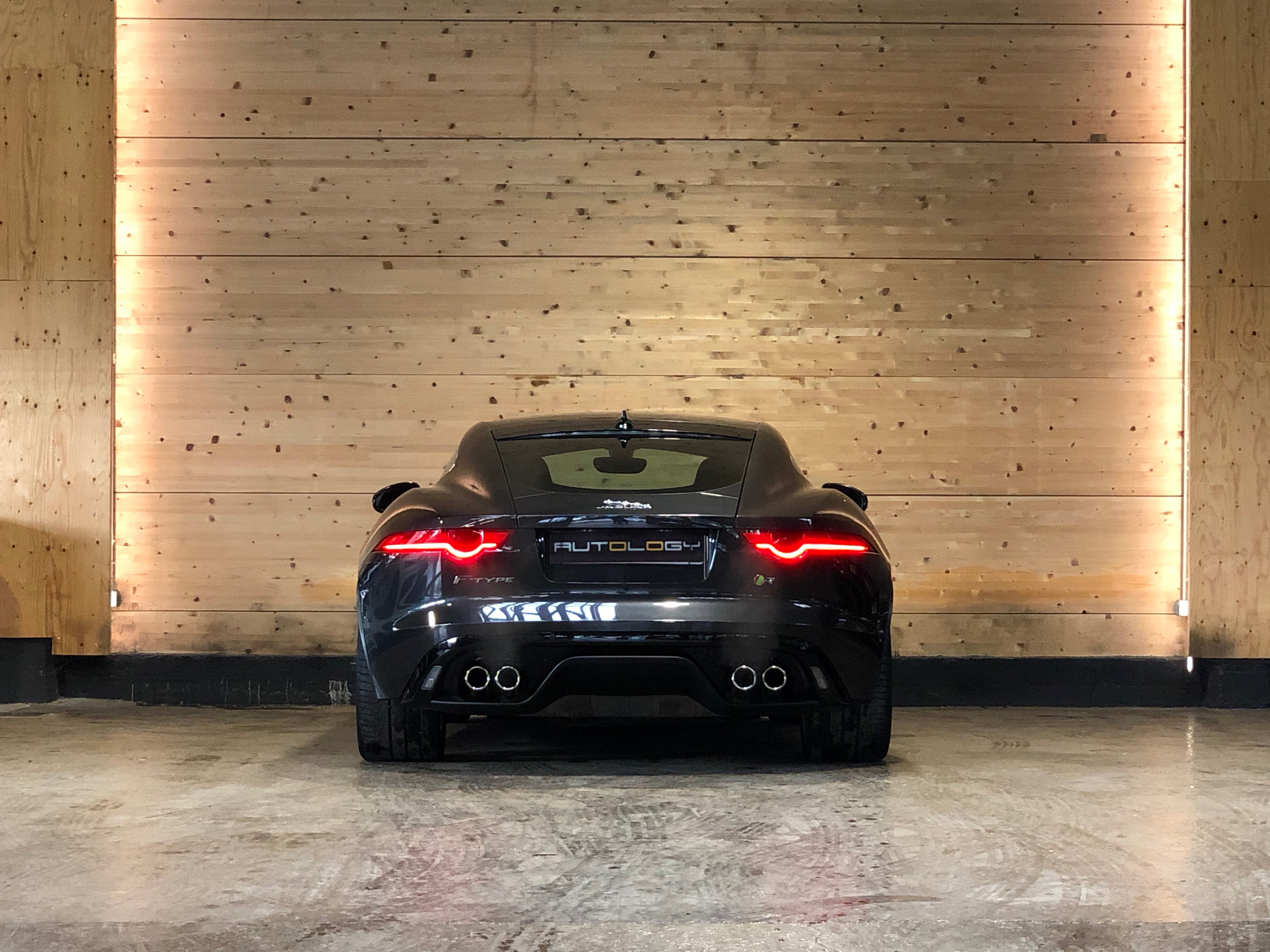 Jaguar F-Type V8 R