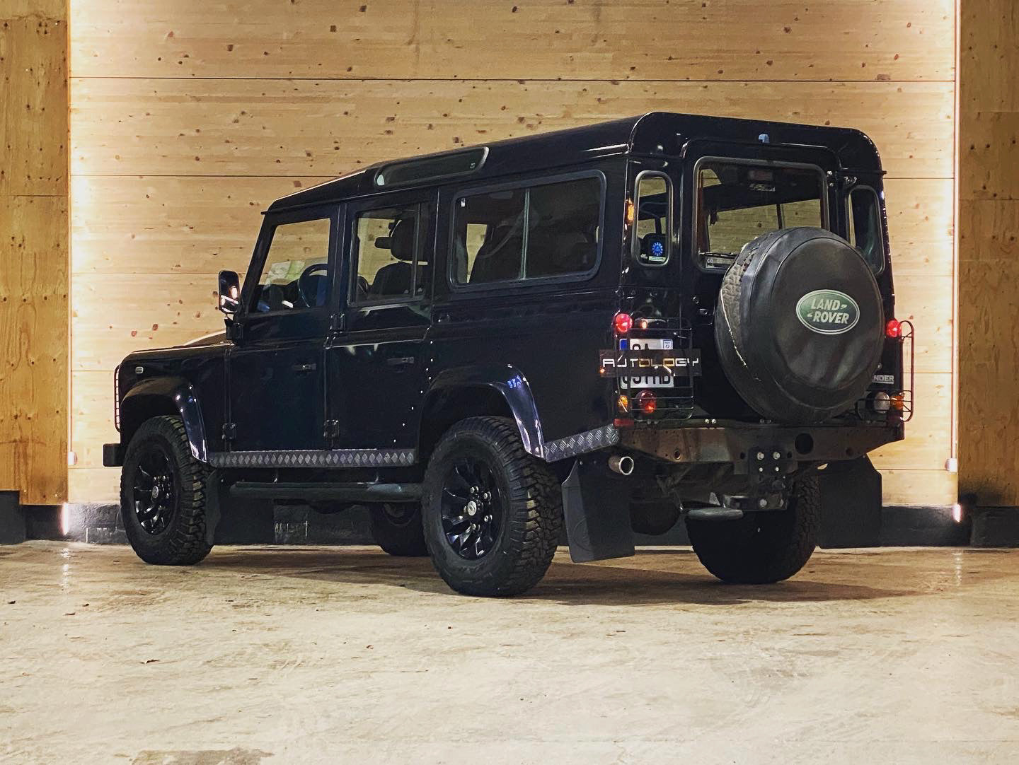 Land Rover Defender 110 Td4 Station Wagon SE