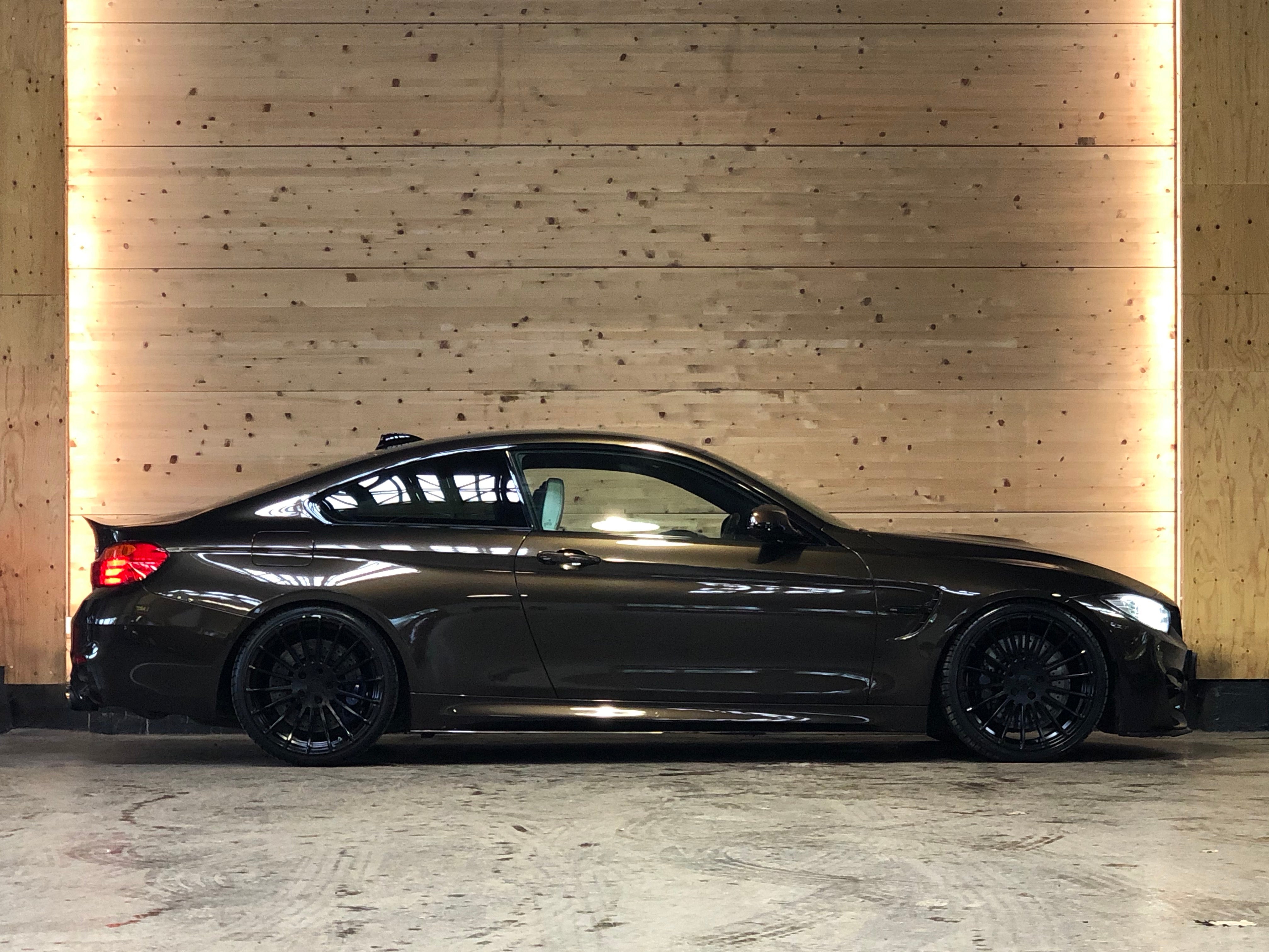 BMW M4 Coupe DKG7