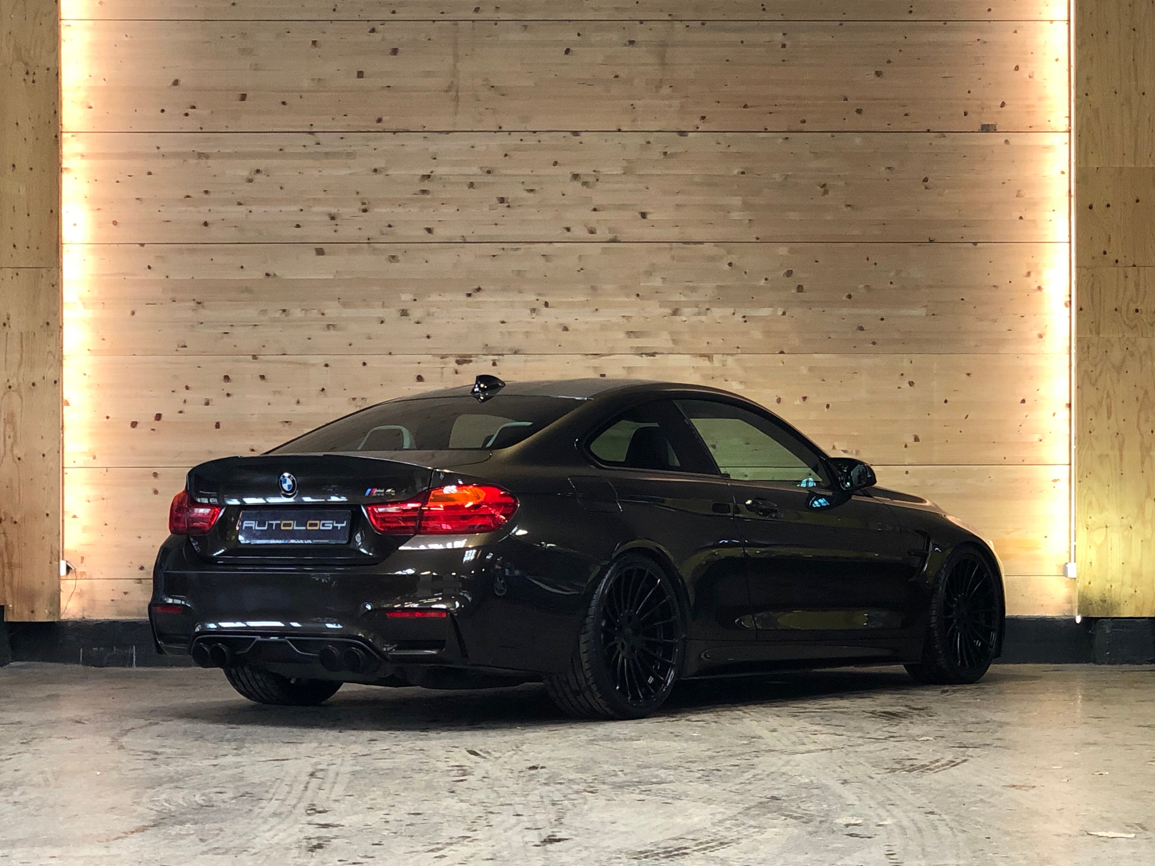 BMW M4 Coupe DKG7