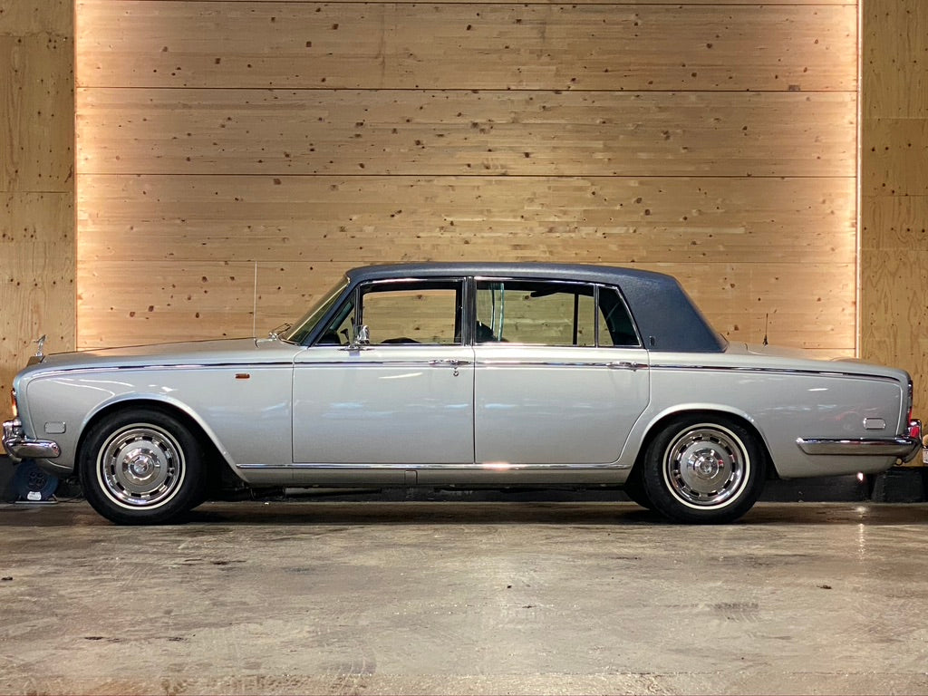 Rolls Royce Silver Shadow LWB (with division)