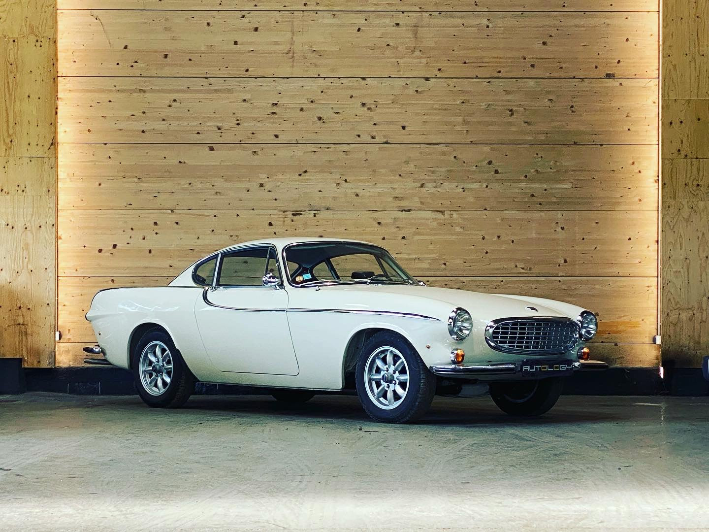 Volvo P1800S