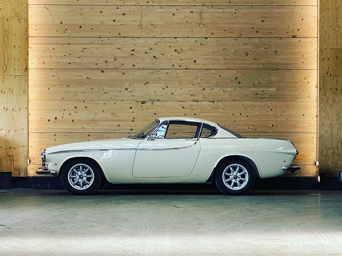 Volvo P1800S