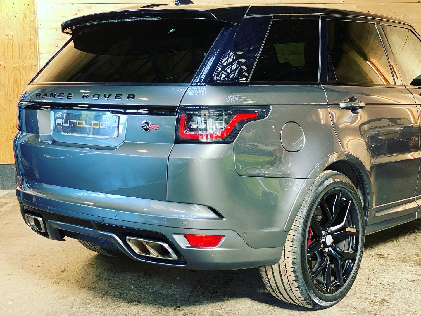 Land Rover Range Rover Sport SVR