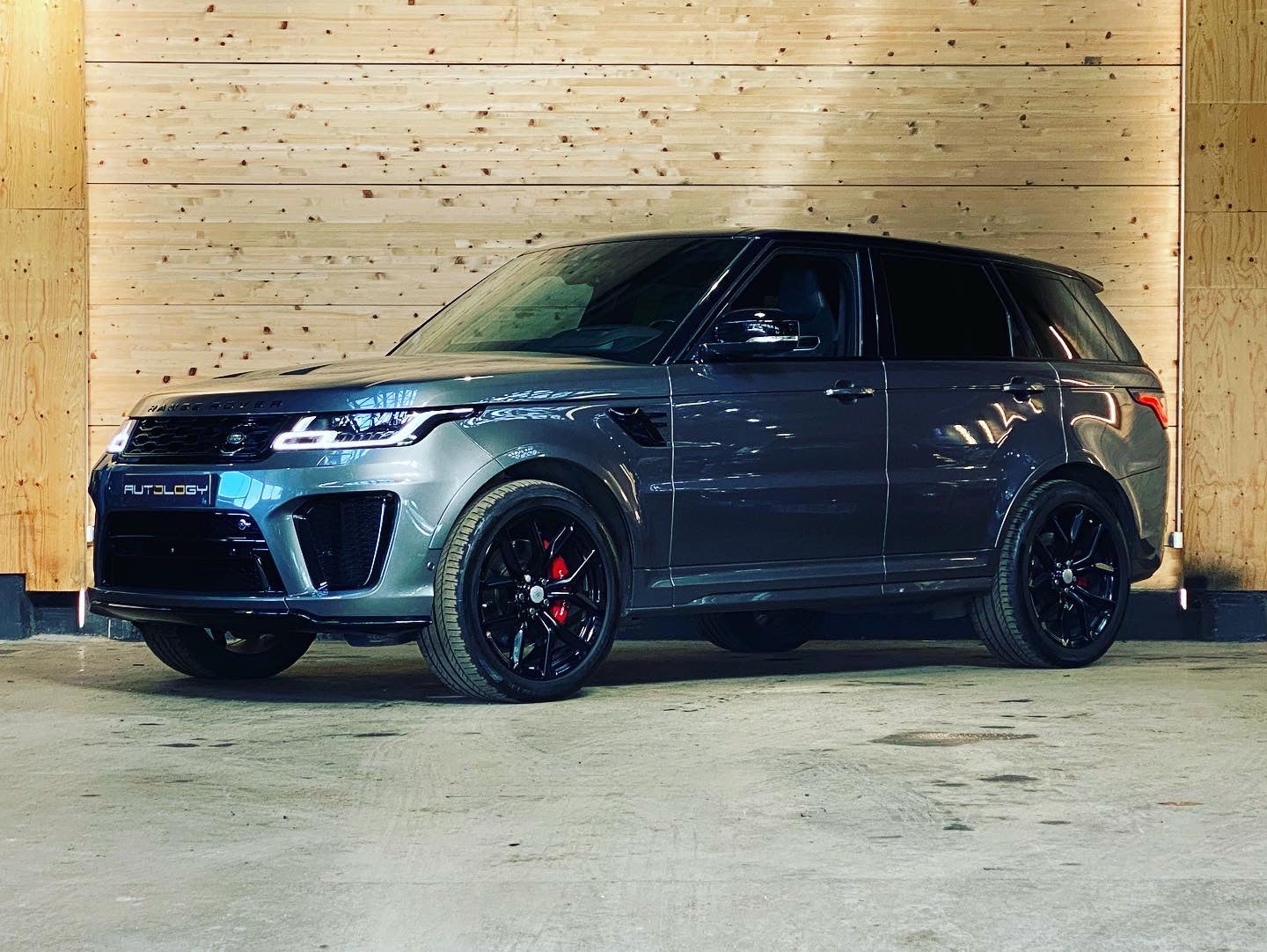 Land Rover Range Rover Sport SVR