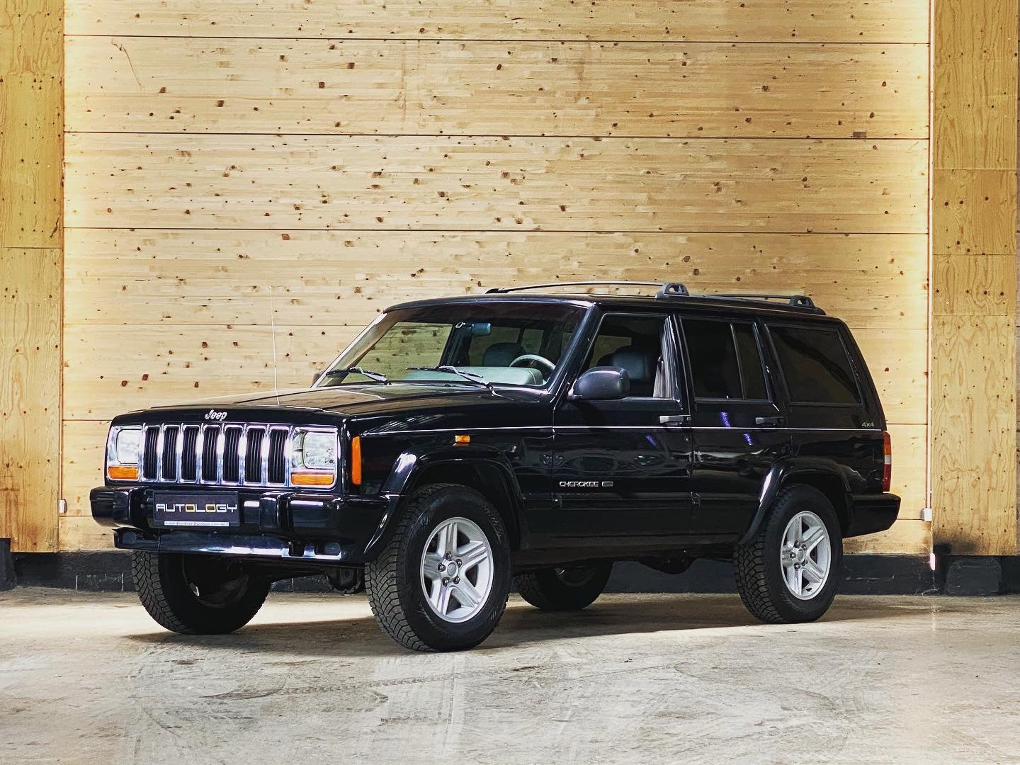 Jeep Cherokee 4.0 Limited XJ.2