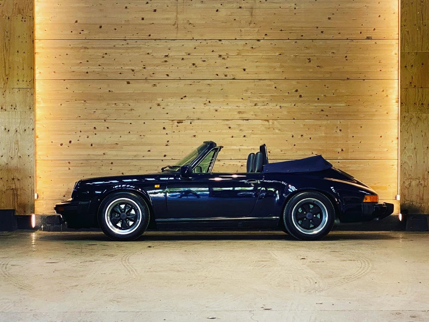 Porsche 911 Carrera 3.2 Cabriolet