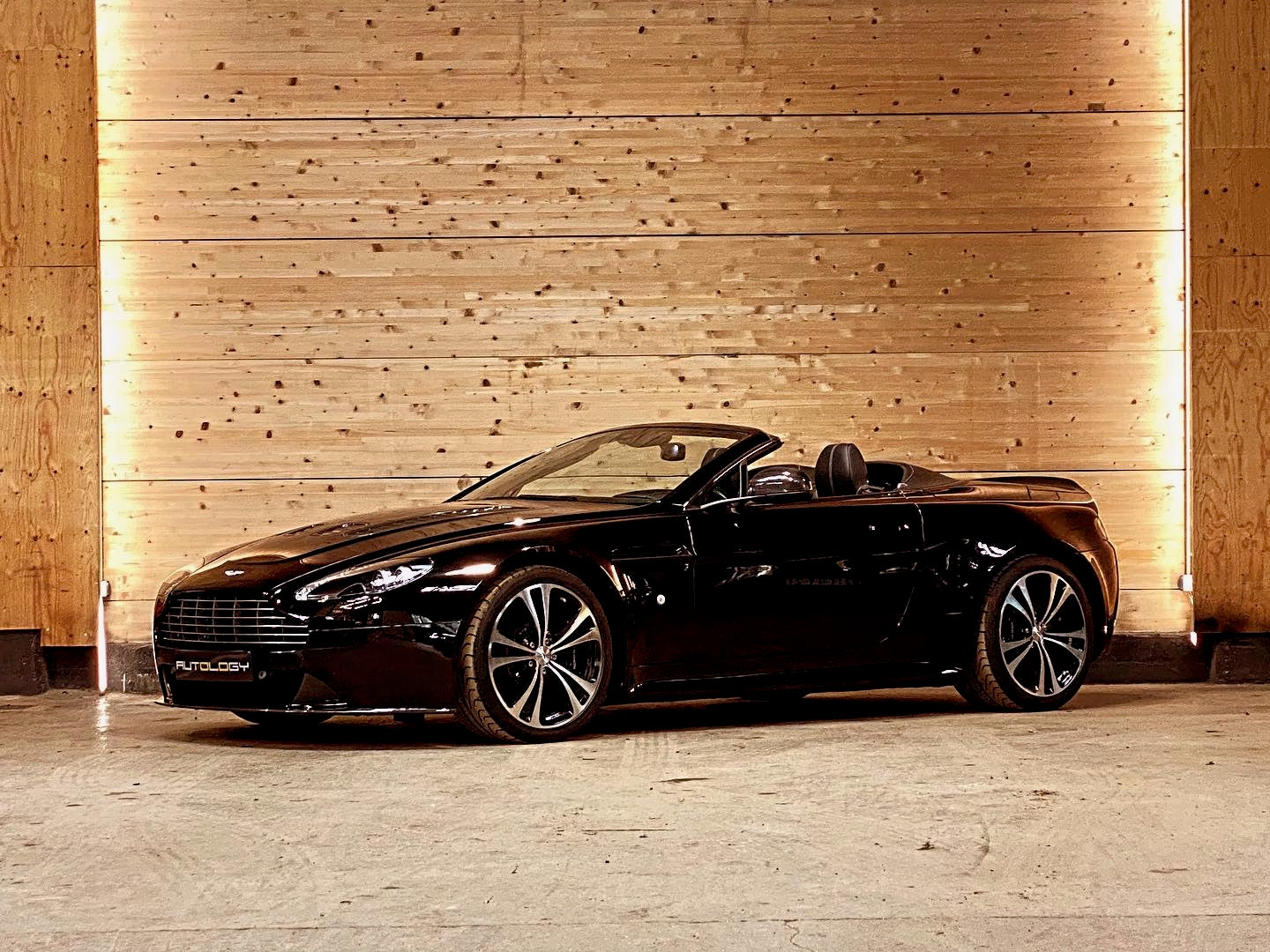 Aston Martin V12 Vantage Roadster BVM6