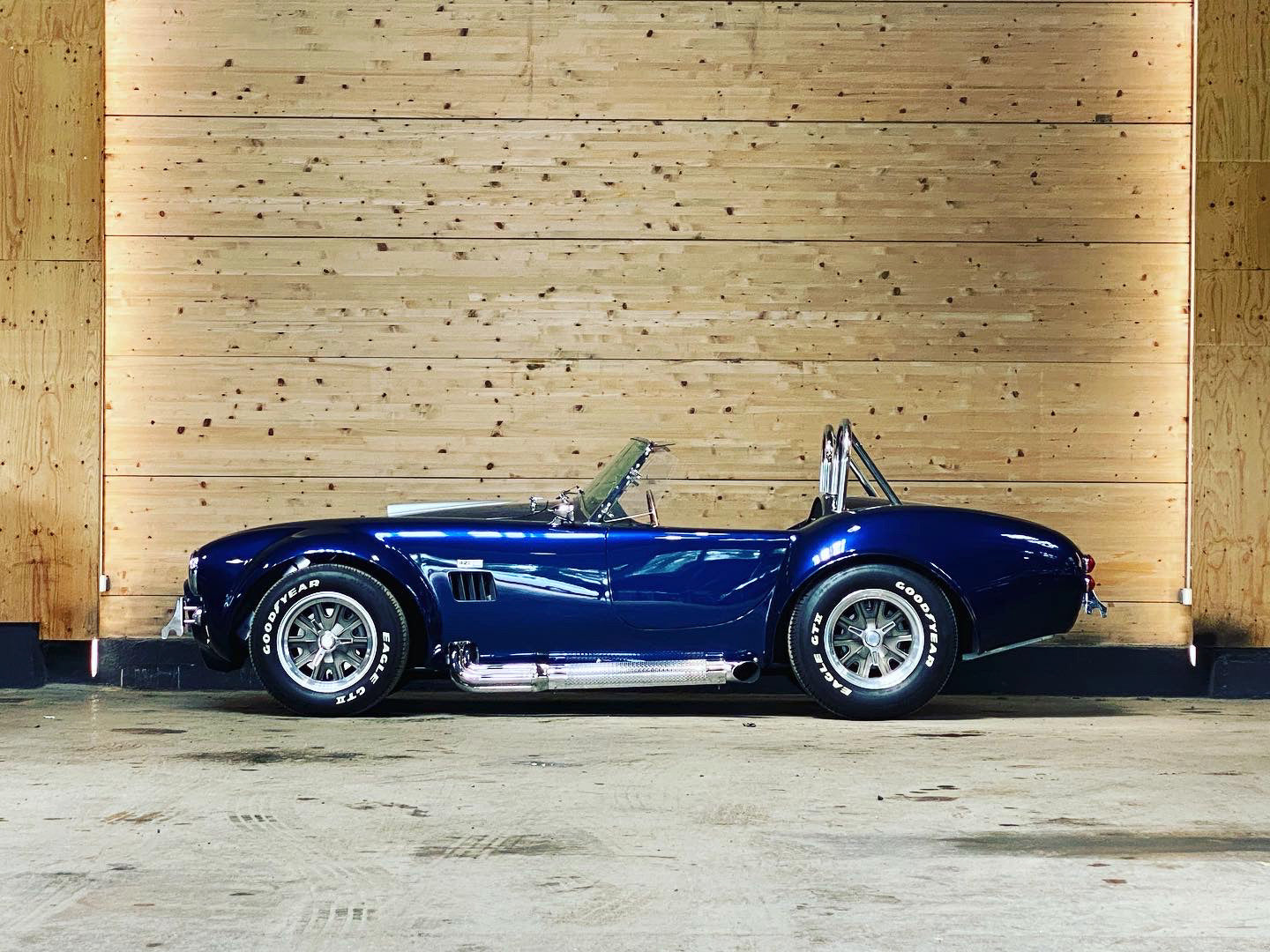 AC Cobra 427 Replica Pigeon Performance