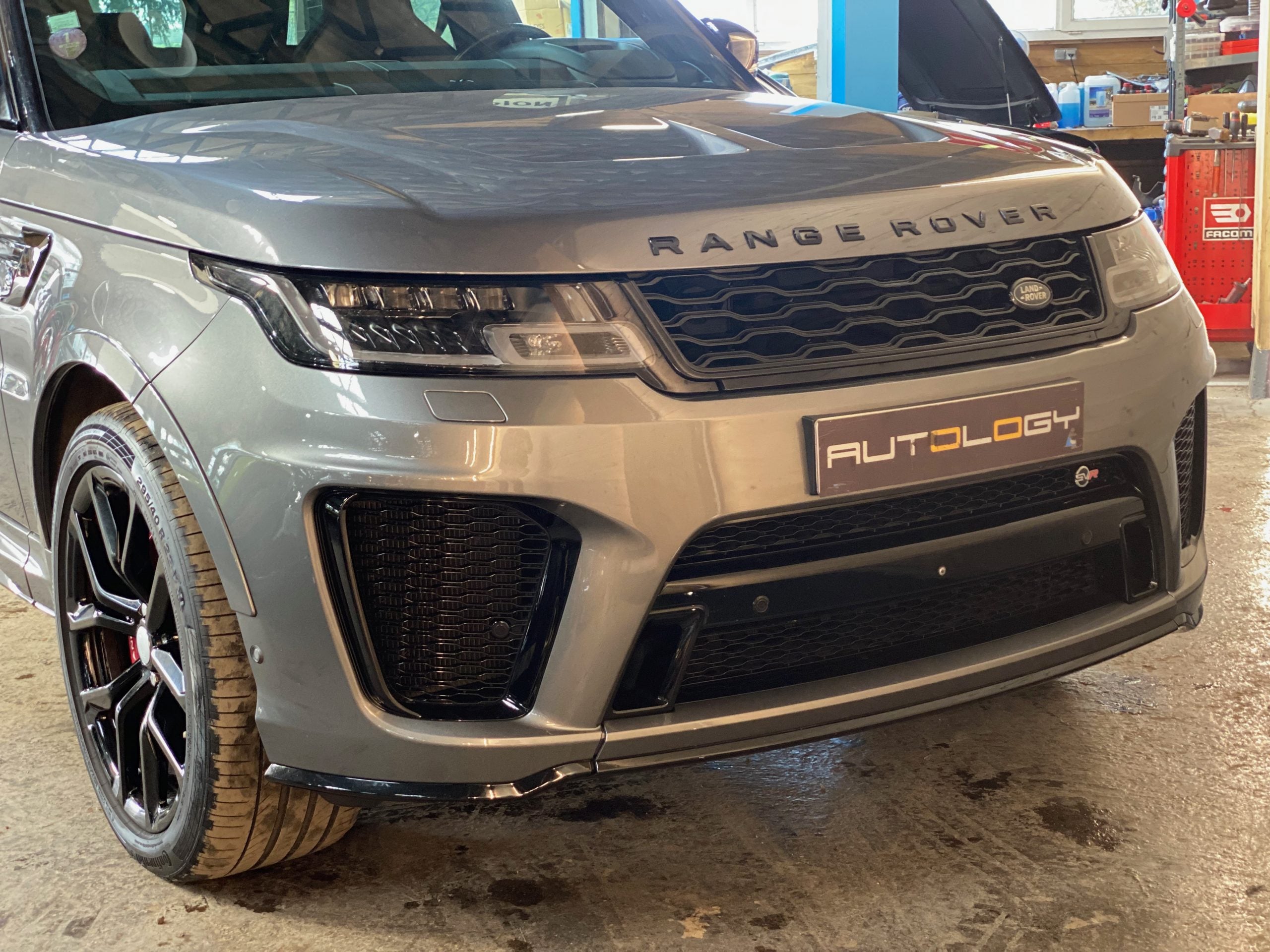 Land Rover Range Rover Sport SVR