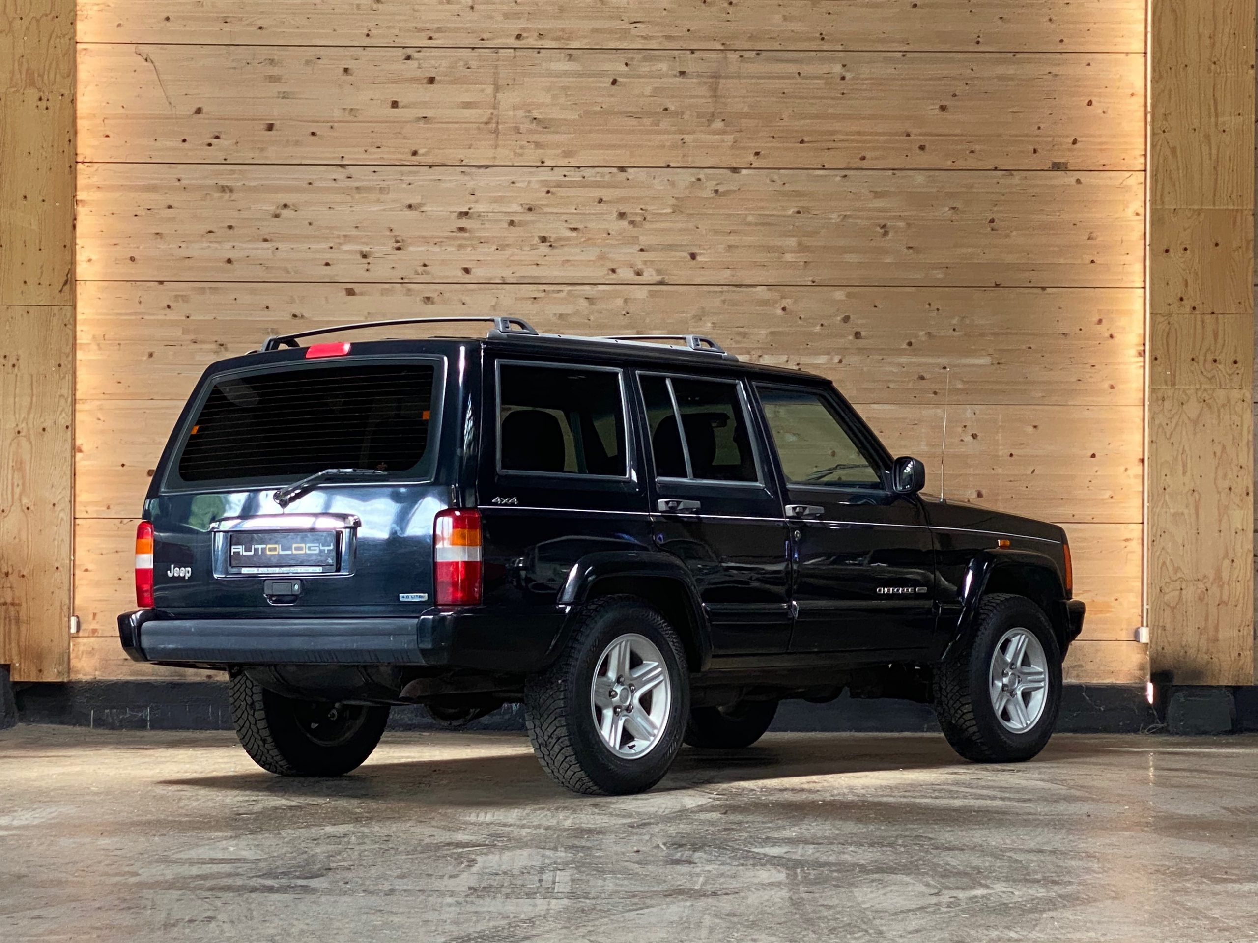 Jeep Cherokee 4.0 Limited XJ.2