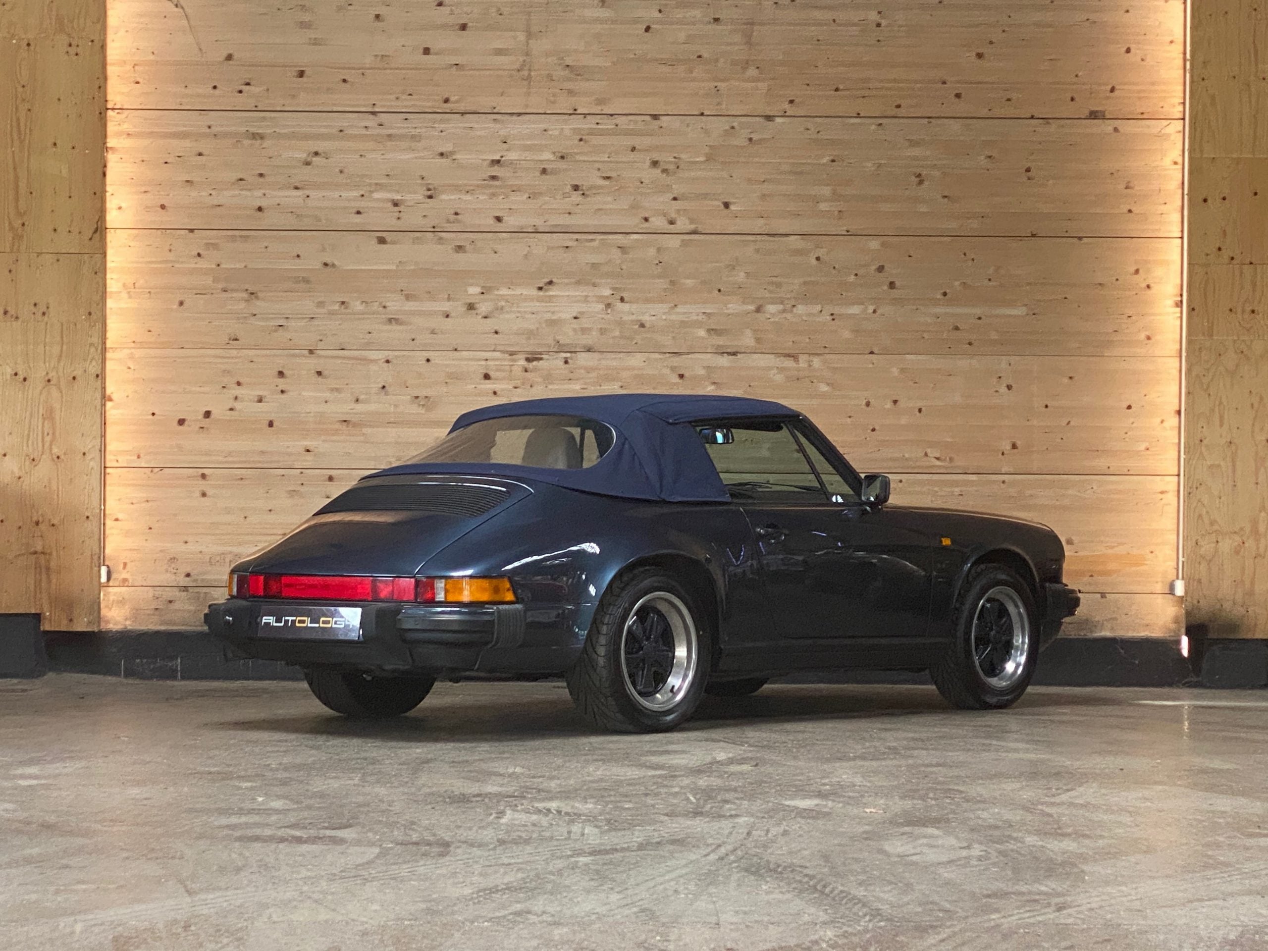 Porsche 911 Carrera 3.2 Cabriolet