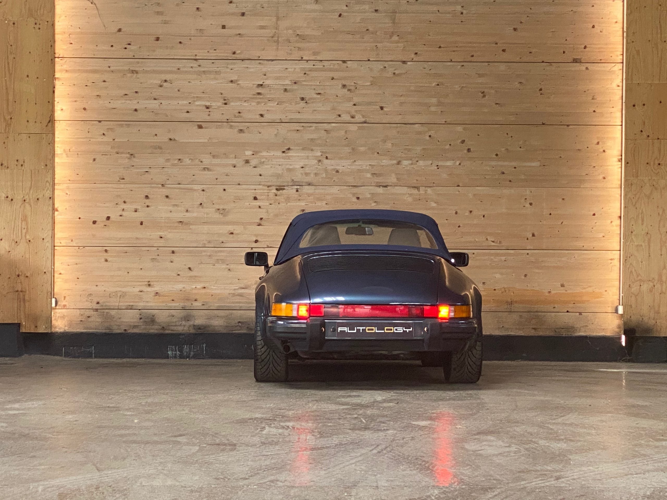 Porsche 911 Carrera 3.2 Cabriolet