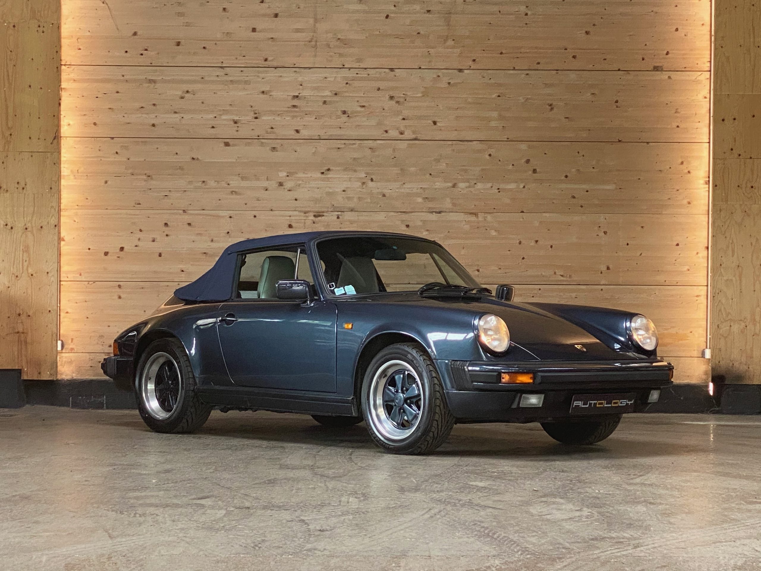 Porsche 911 Carrera 3.2 Cabriolet