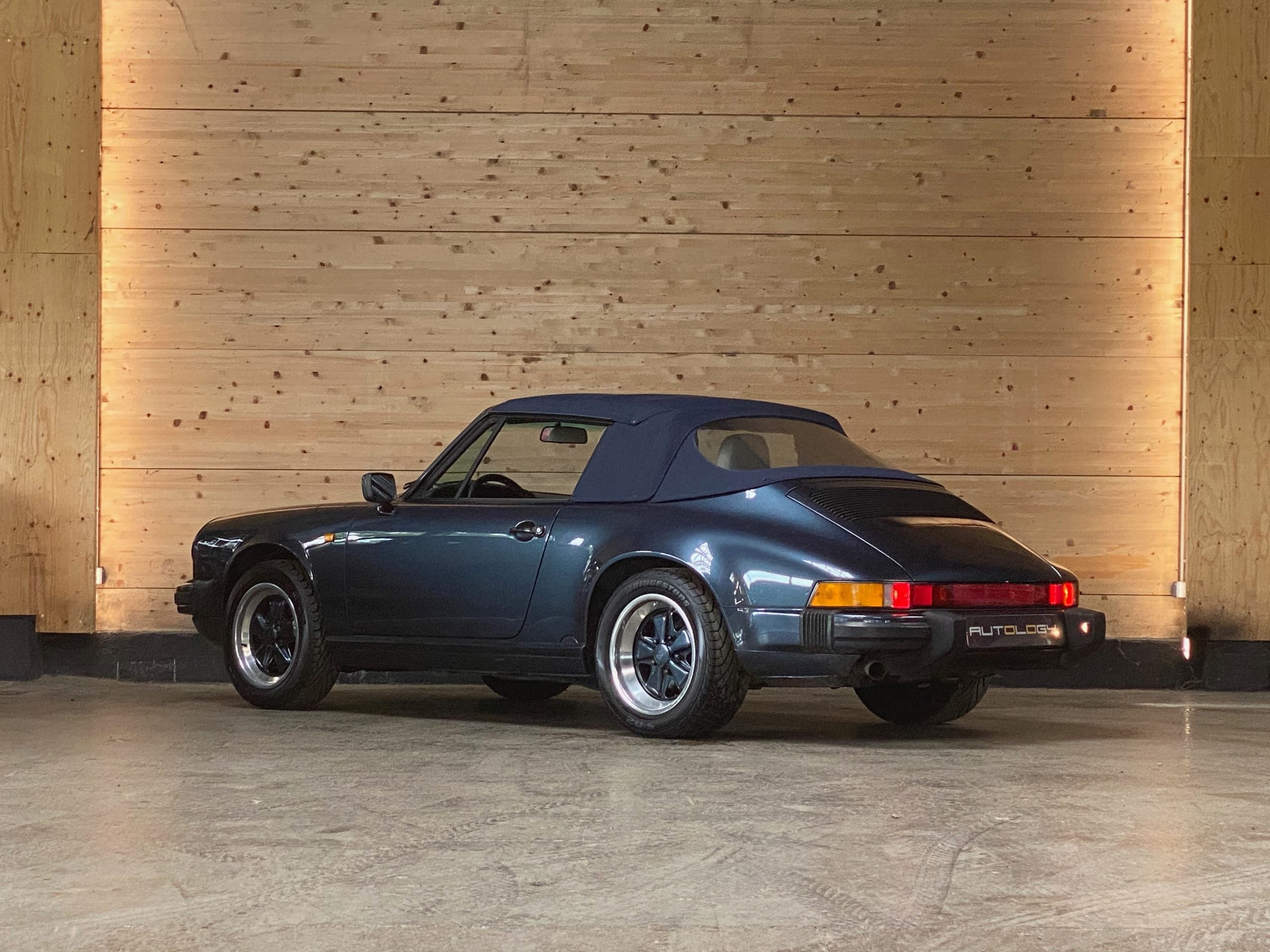 Porsche 911 Carrera 3.2 Cabriolet