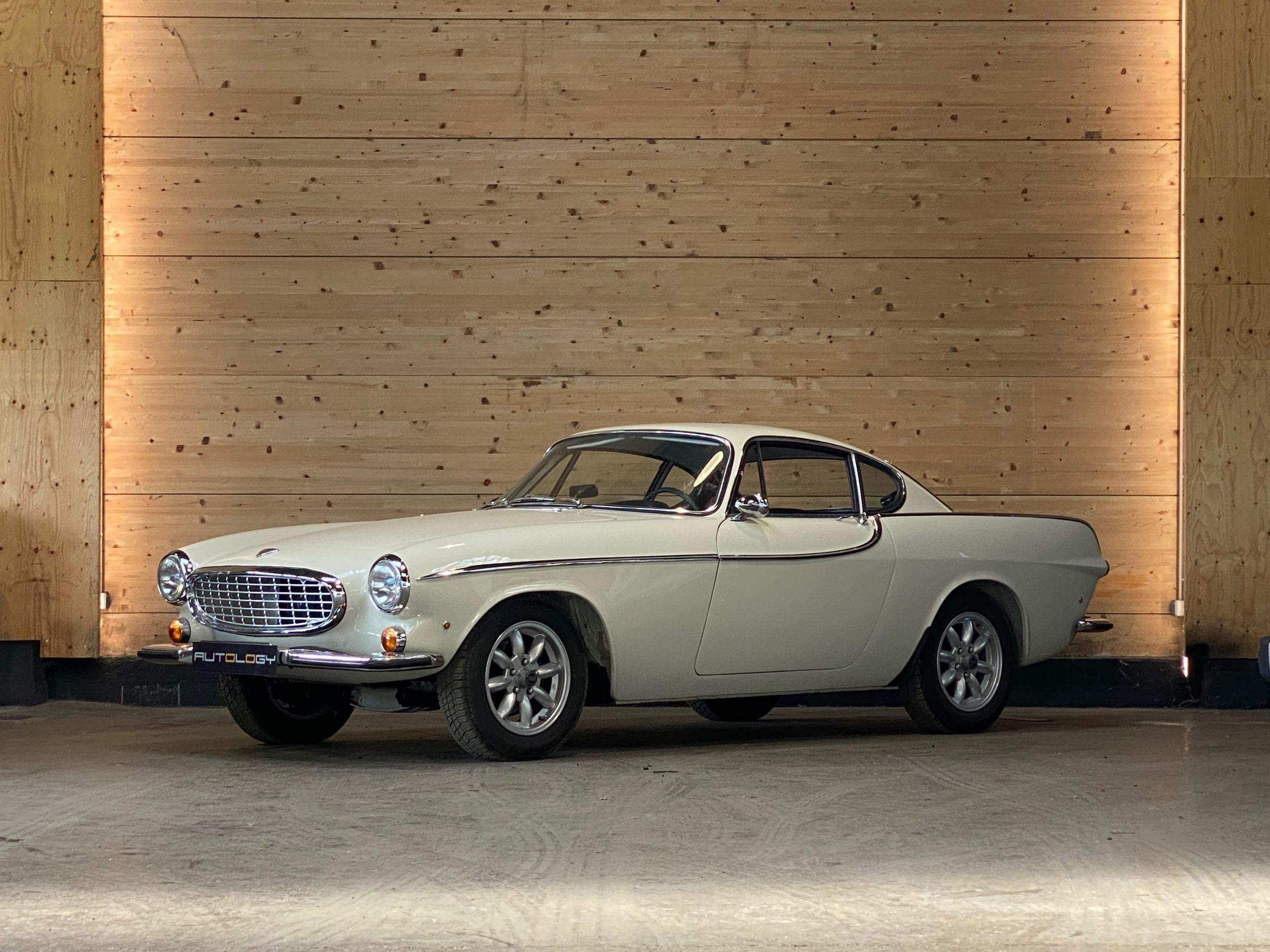 Volvo P1800S