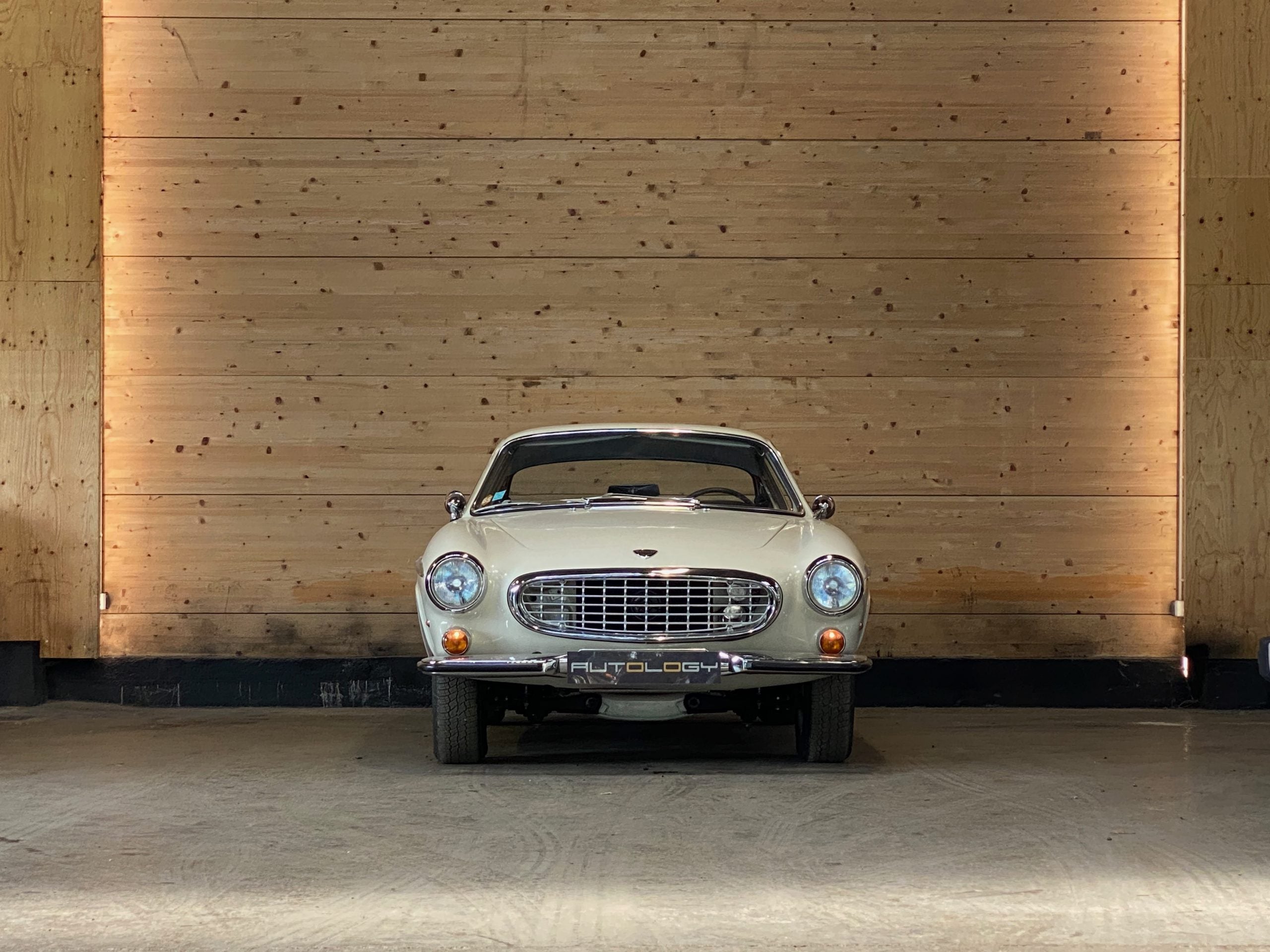 Volvo P1800S