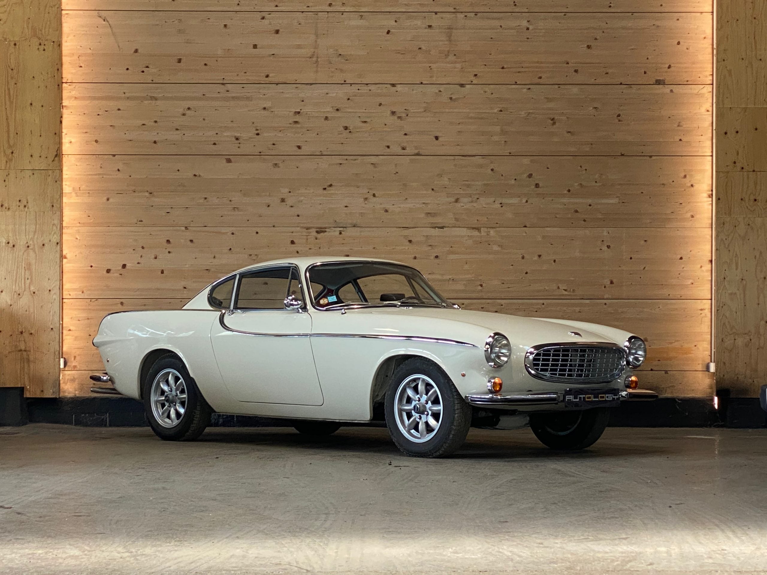 Volvo P1800S