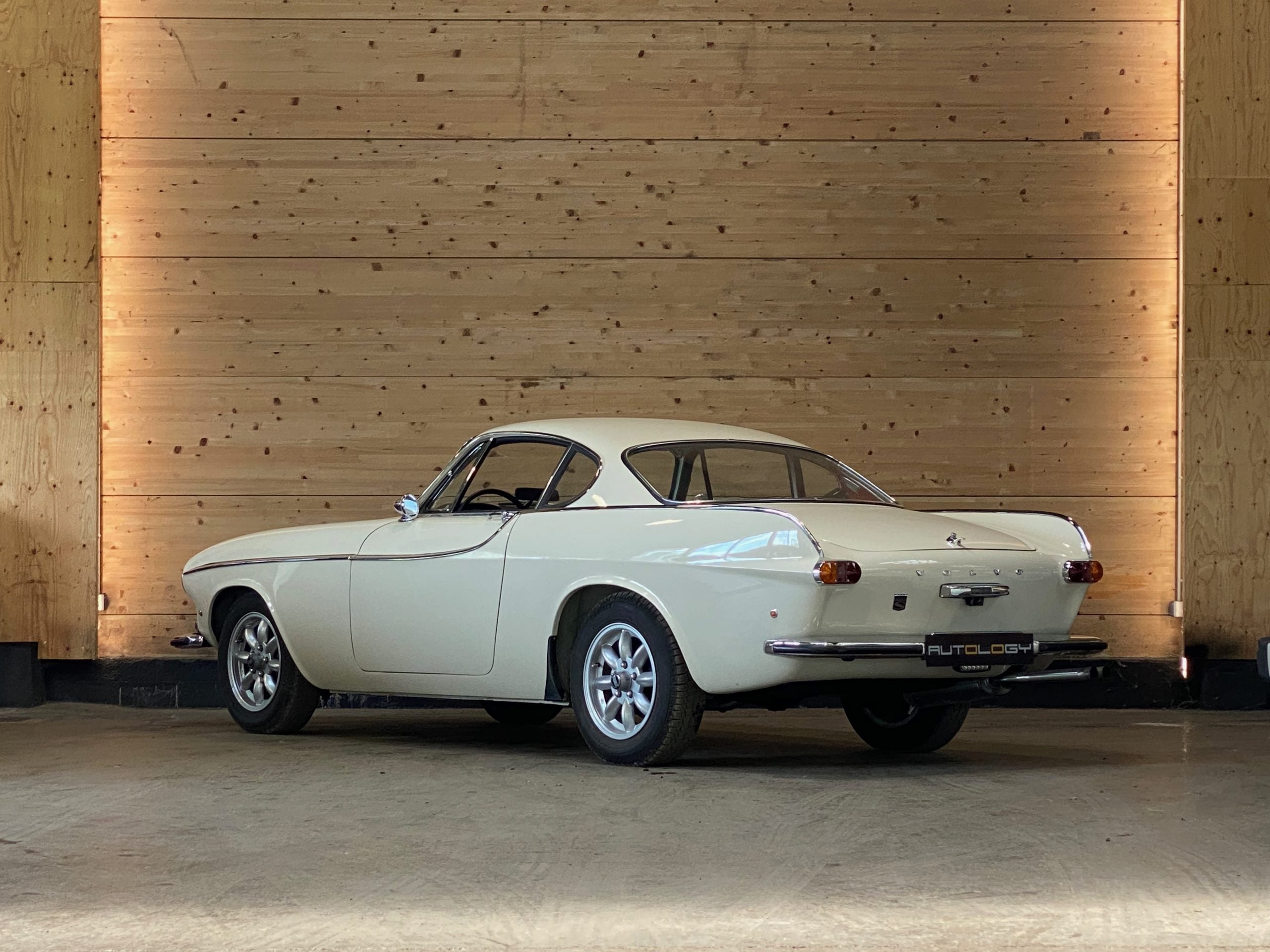 Volvo P1800S