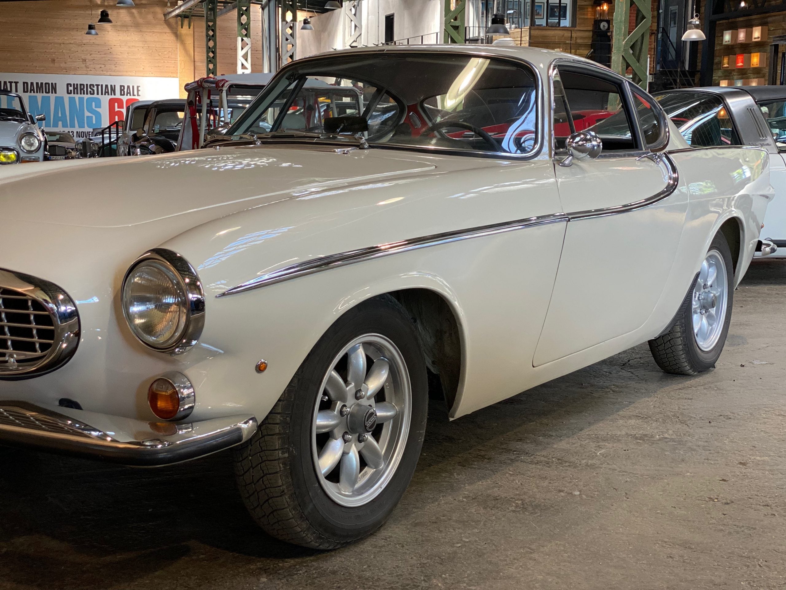 Volvo P1800S