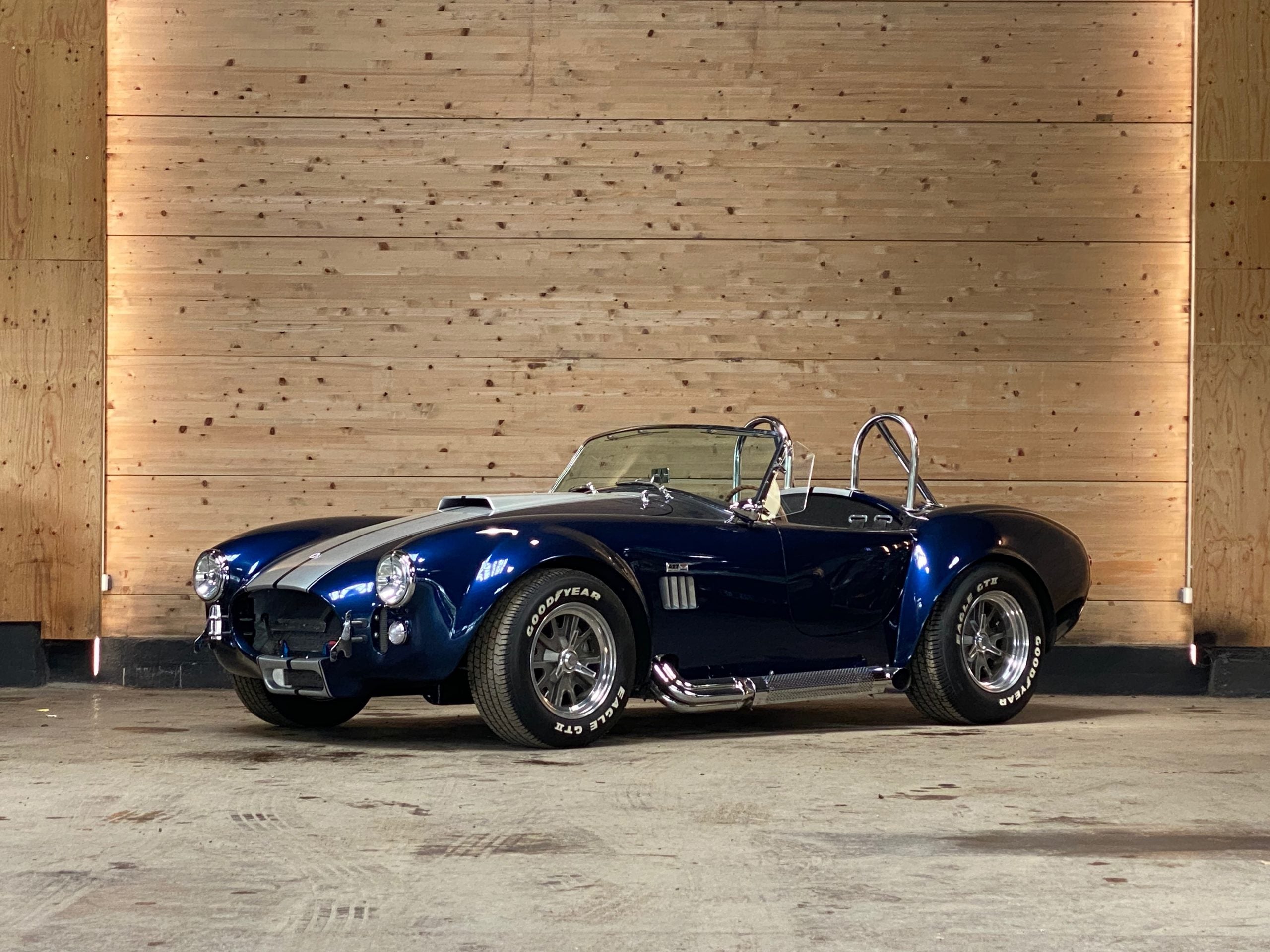 AC Cobra 427 Replica Pigeon Performance