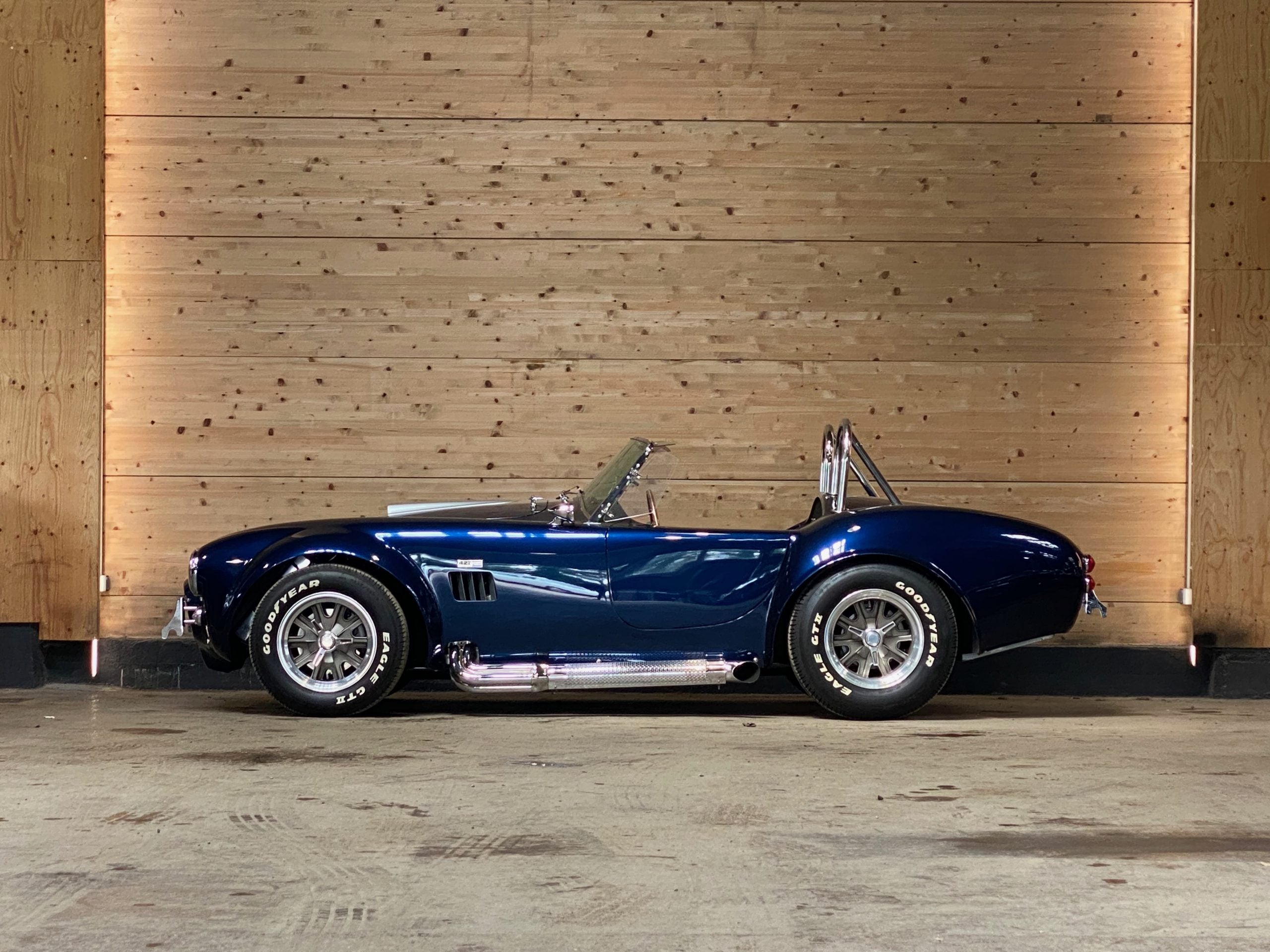 AC Cobra 427 Replica Pigeon Performance