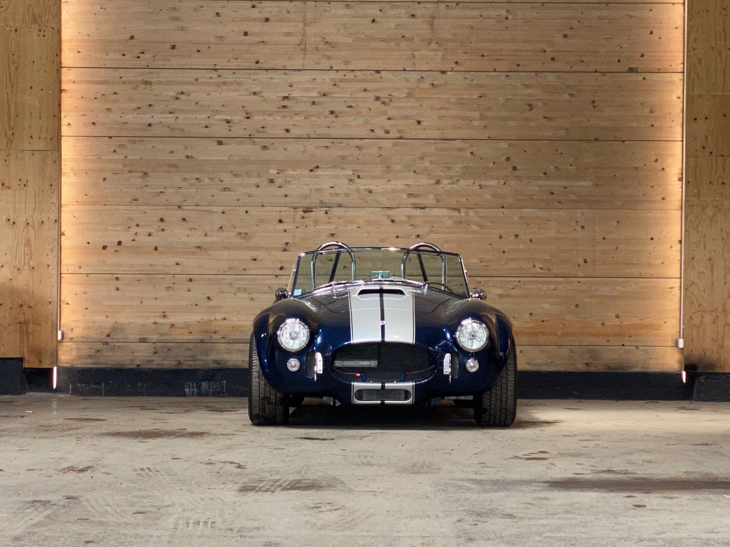 AC Cobra 427 Replica Pigeon Performance