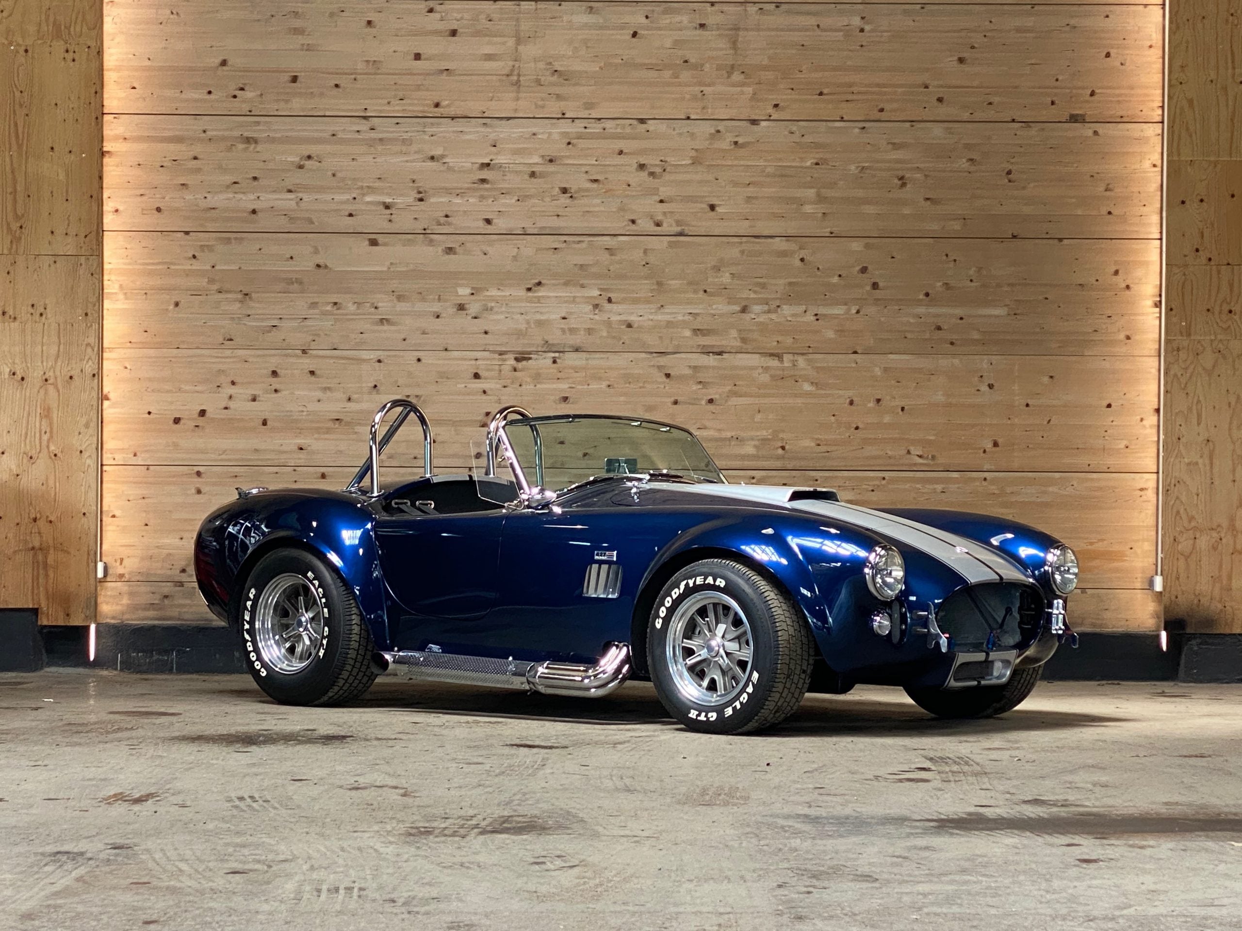 AC Cobra 427 Replica Pigeon Performance