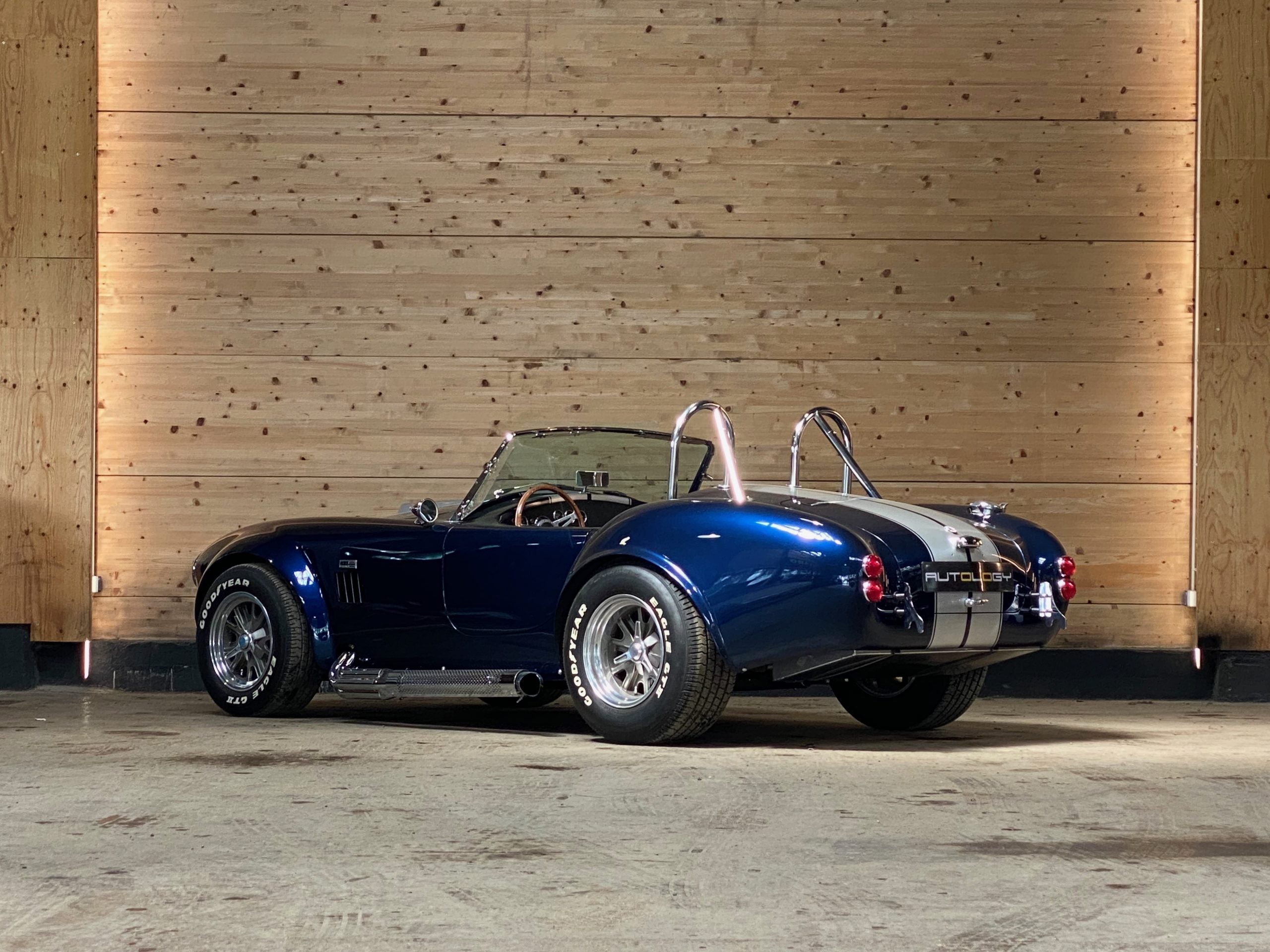 AC Cobra 427 Replica Pigeon Performance