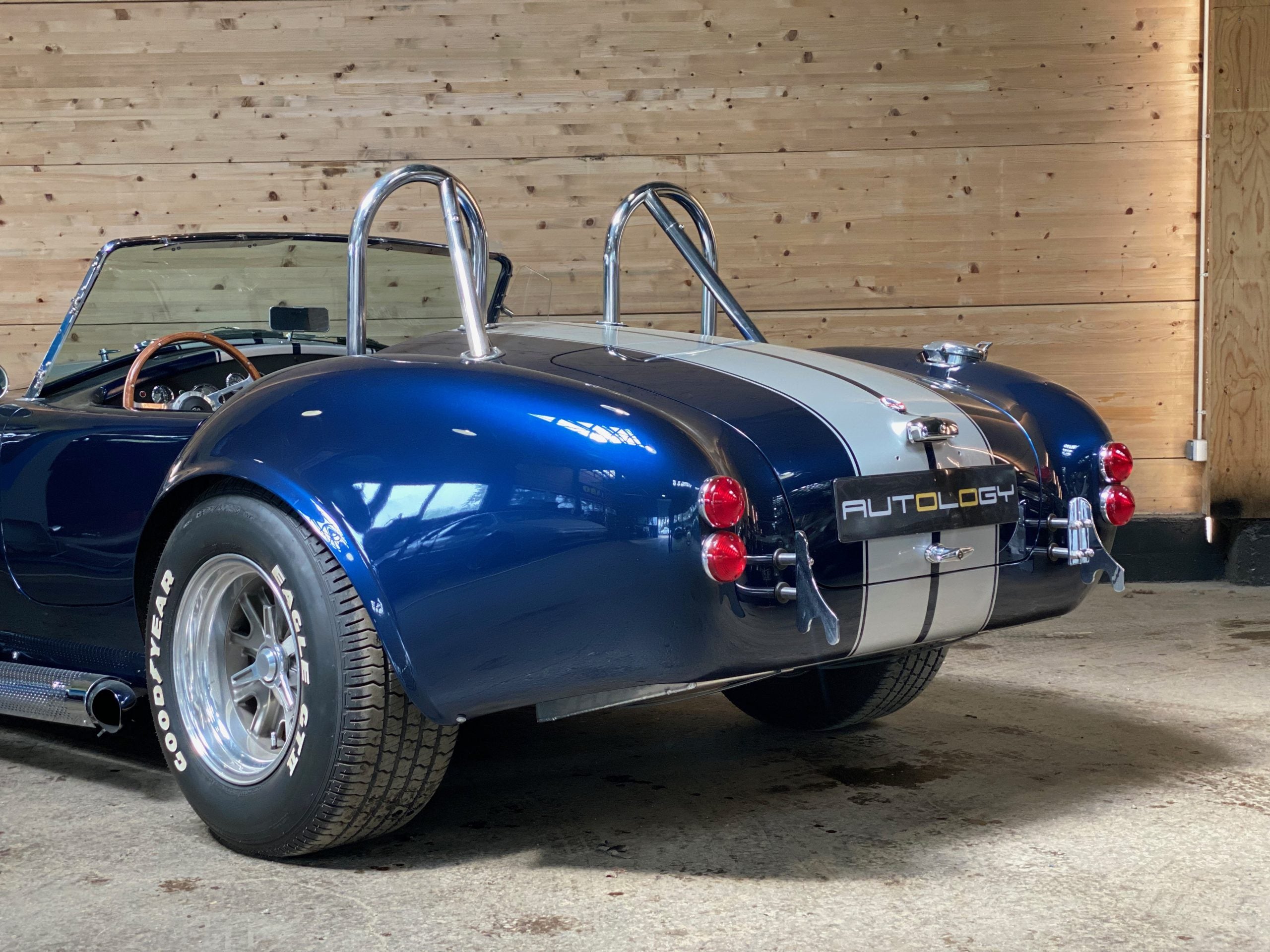 AC Cobra 427 Replica Pigeon Performance