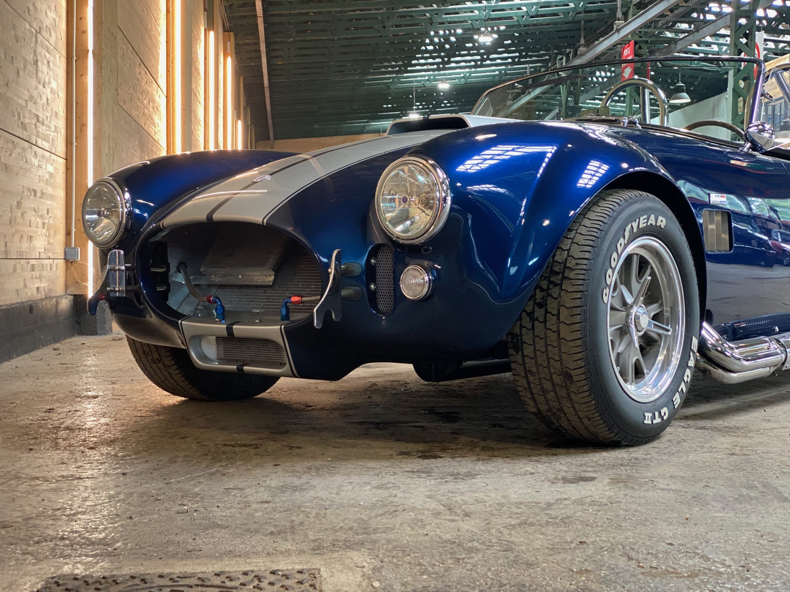 AC Cobra 427 Replica Pigeon Performance