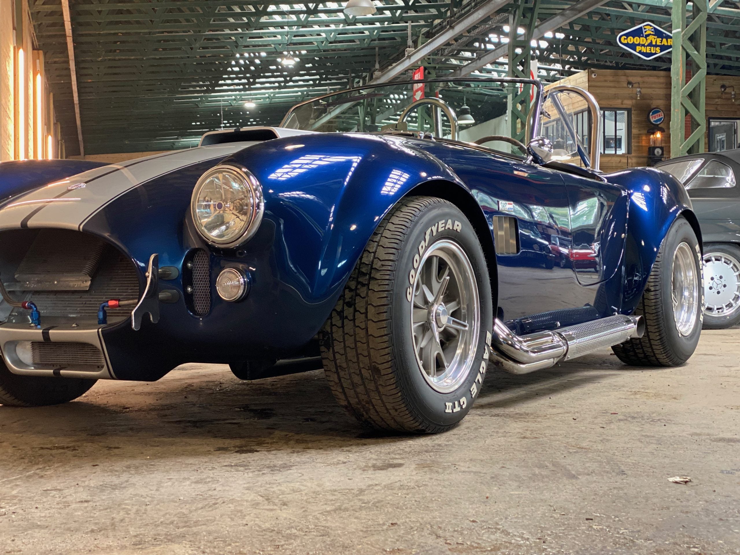 AC Cobra 427 Replica Pigeon Performance