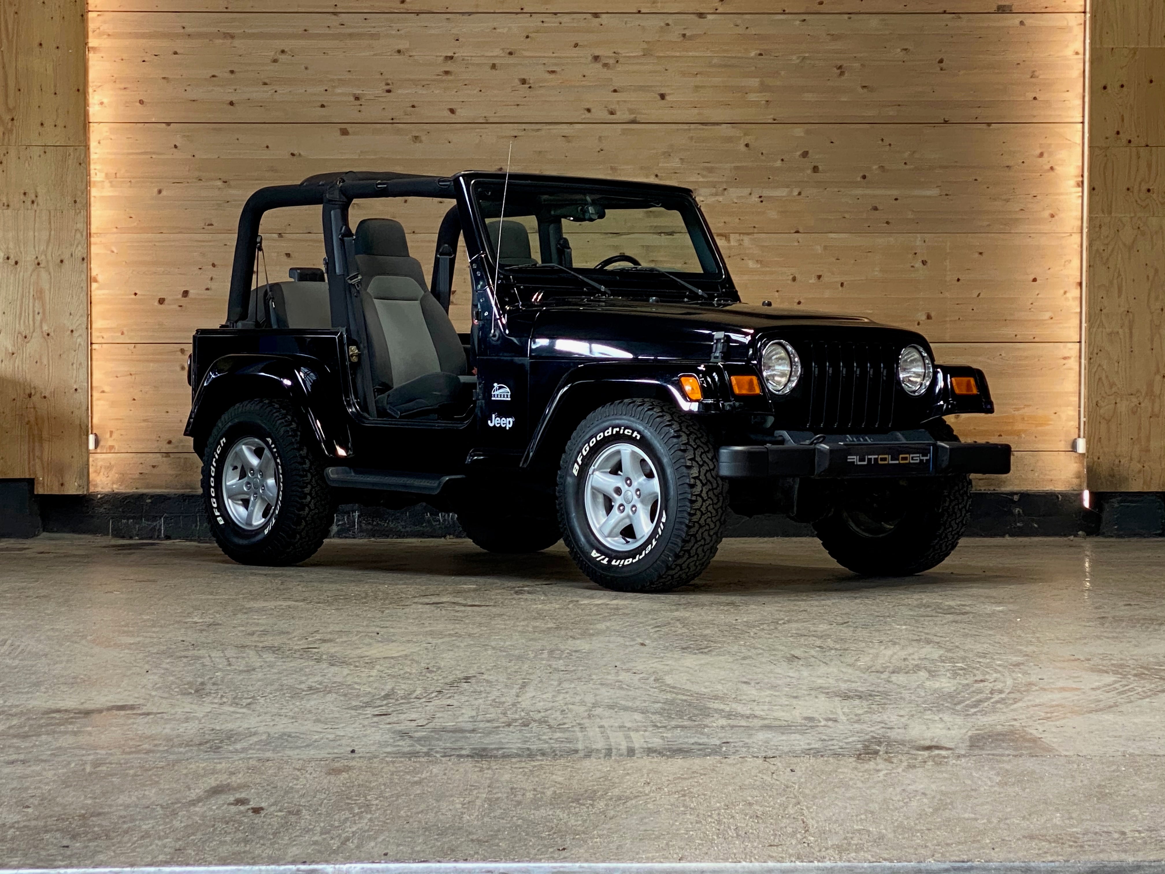 Jeep Wrangler TJ 4.0 Sahara BVA