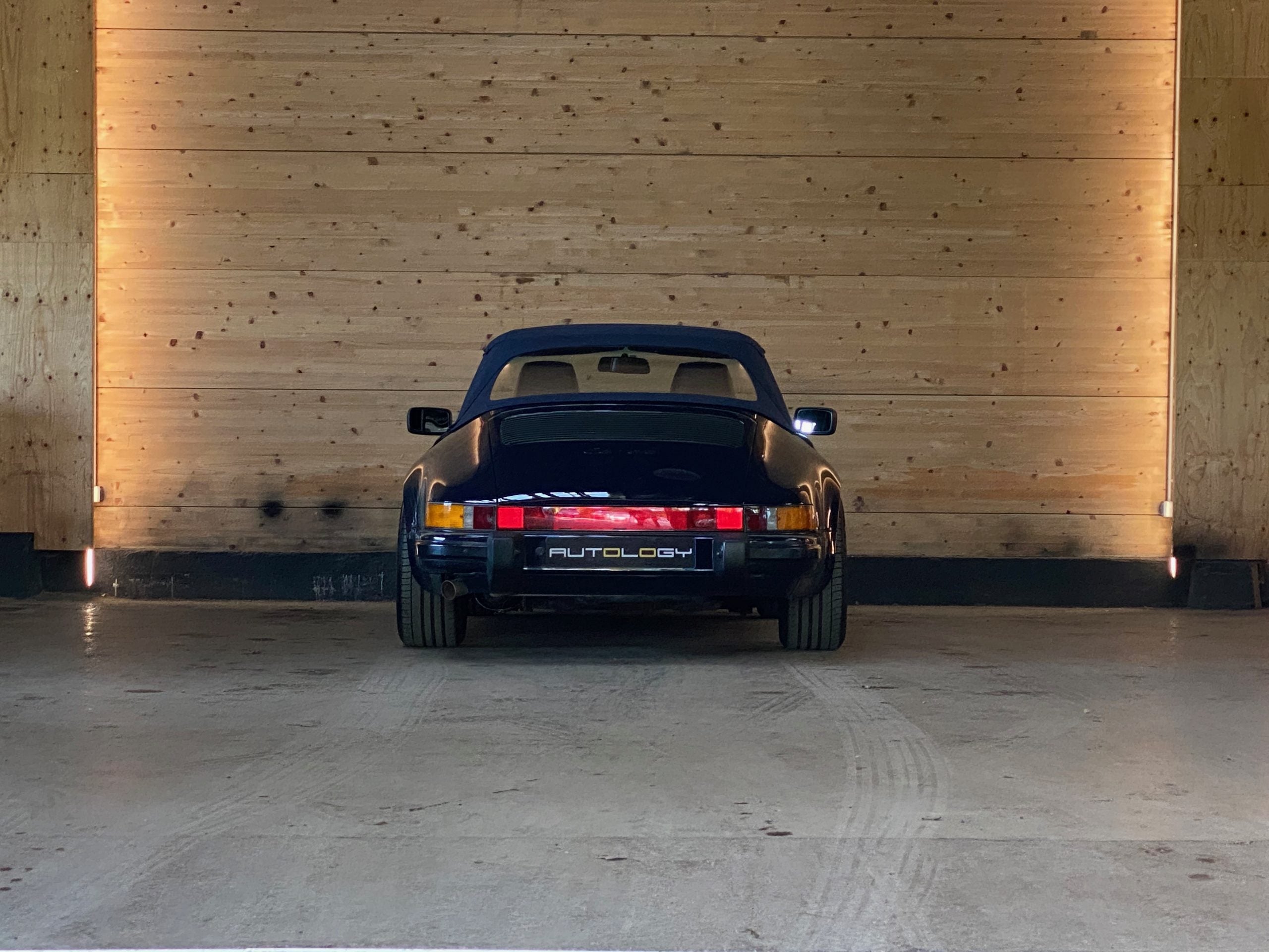 Porsche 911 Carrera 3.2 Cabriolet