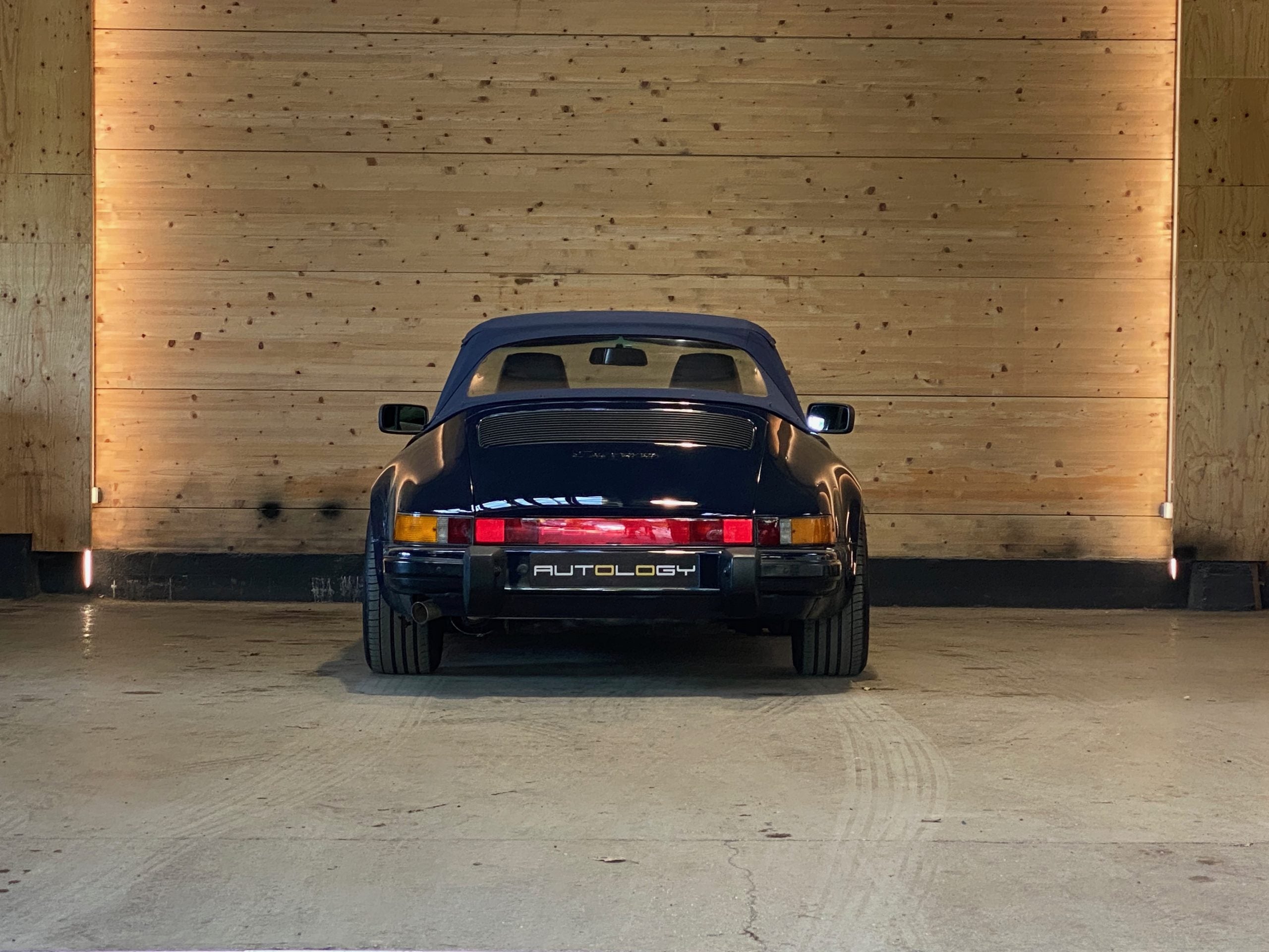 Porsche 911 Carrera 3.2 Cabriolet