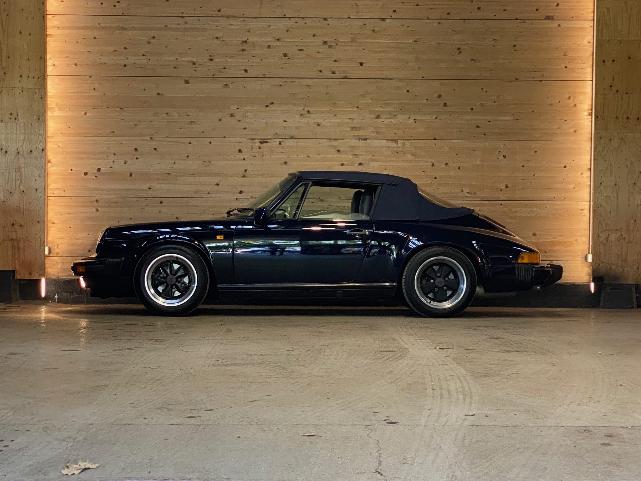 Porsche 911 Carrera 3.2 Cabriolet