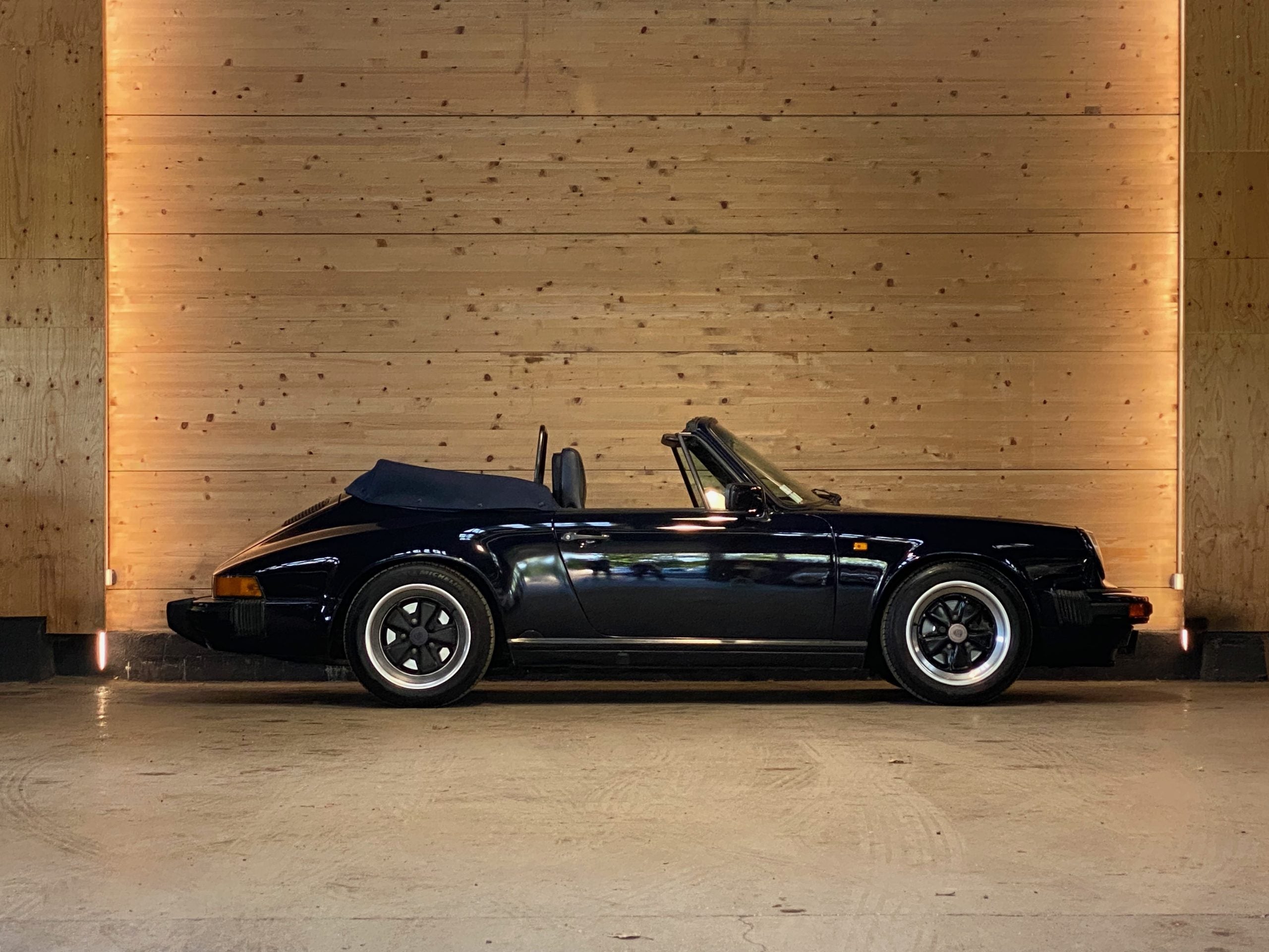 Porsche 911 Carrera 3.2 Cabriolet